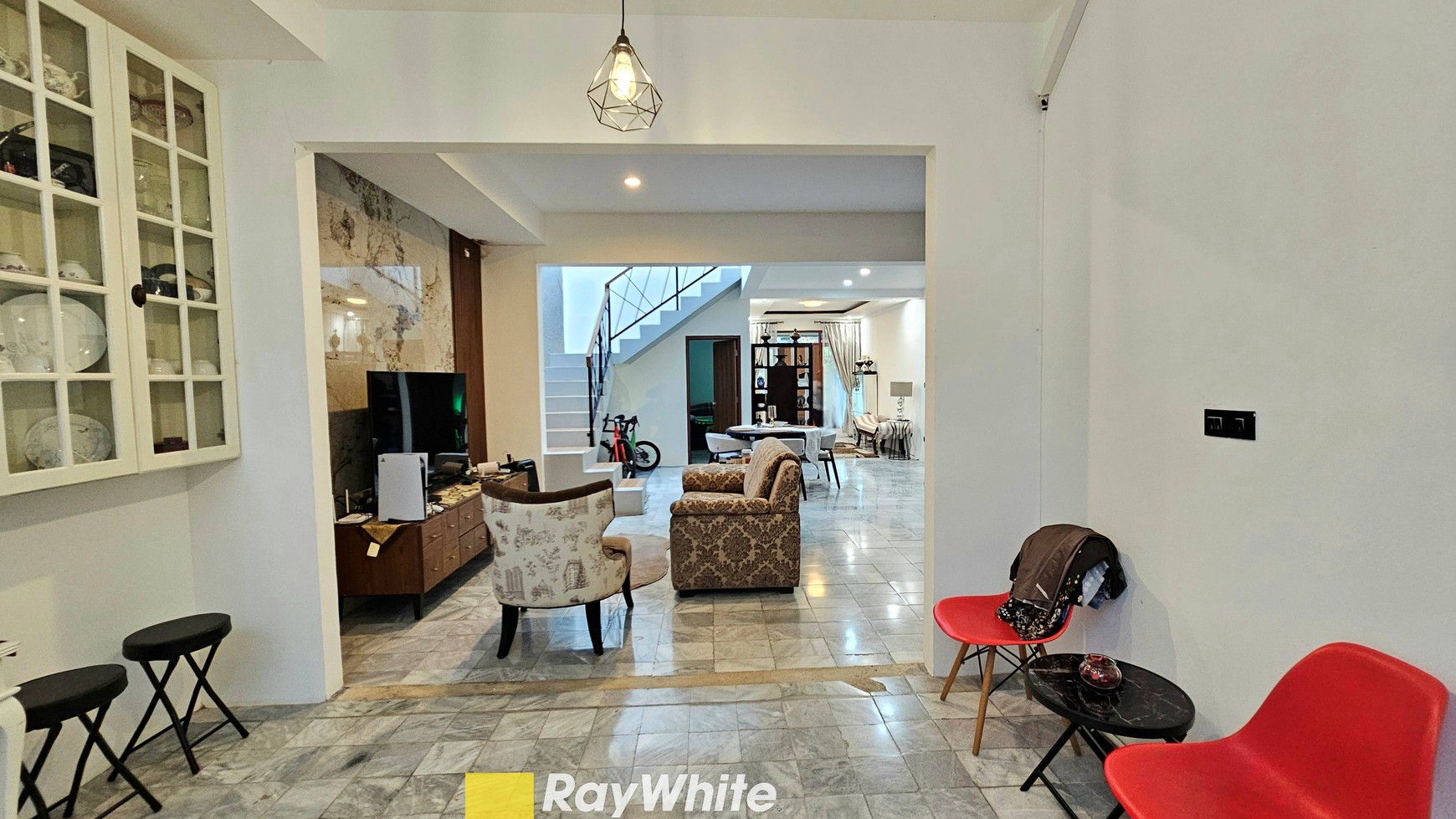 Newly renovated house di Bumi Karang Indah, Lebak Bulus, JakSel, Siap Huni, dekat MRT Lebak Bulus