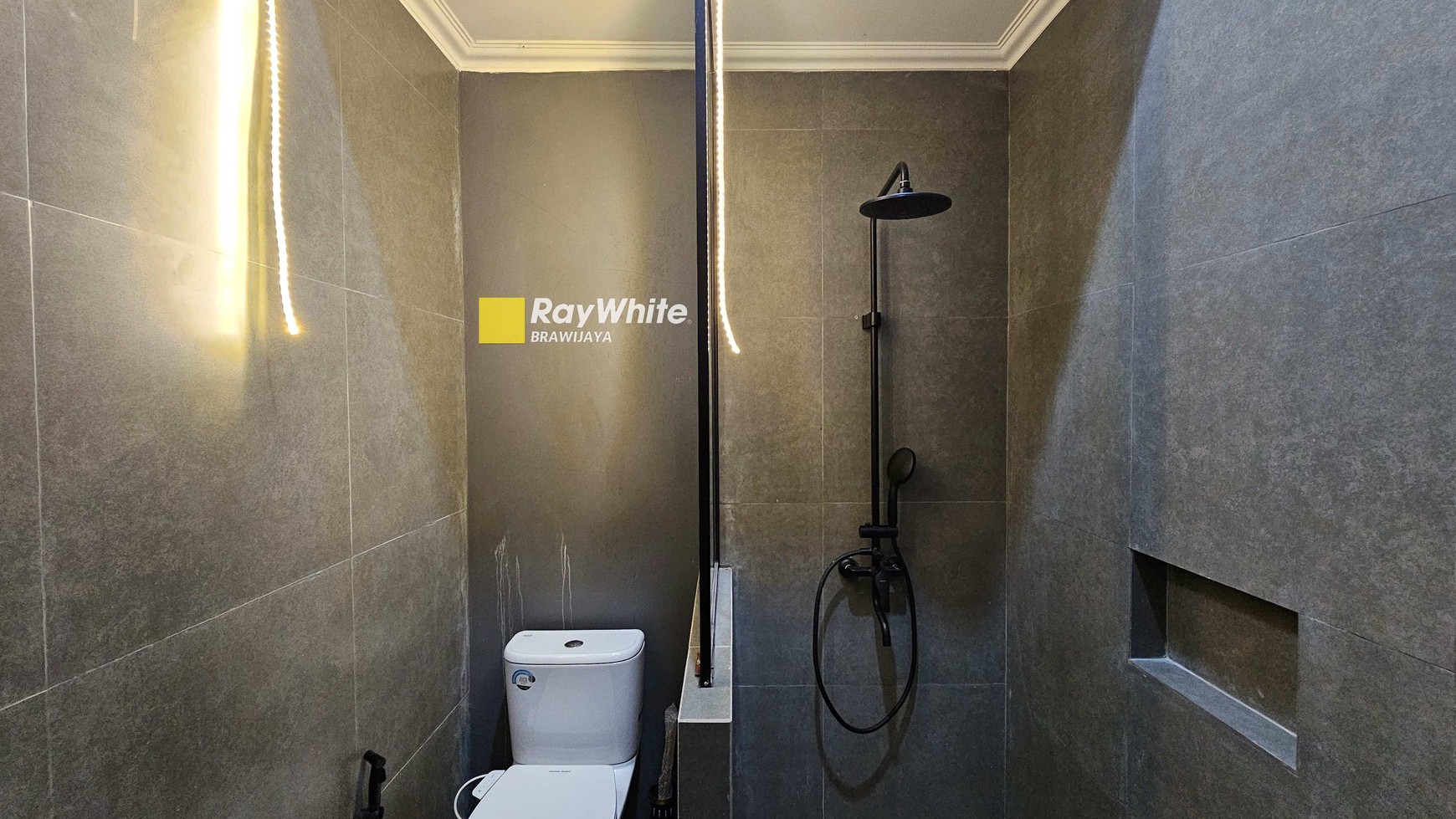 Newly renovated house di Bumi Karang Indah, Lebak Bulus, JakSel, Siap Huni, dekat MRT Lebak Bulus