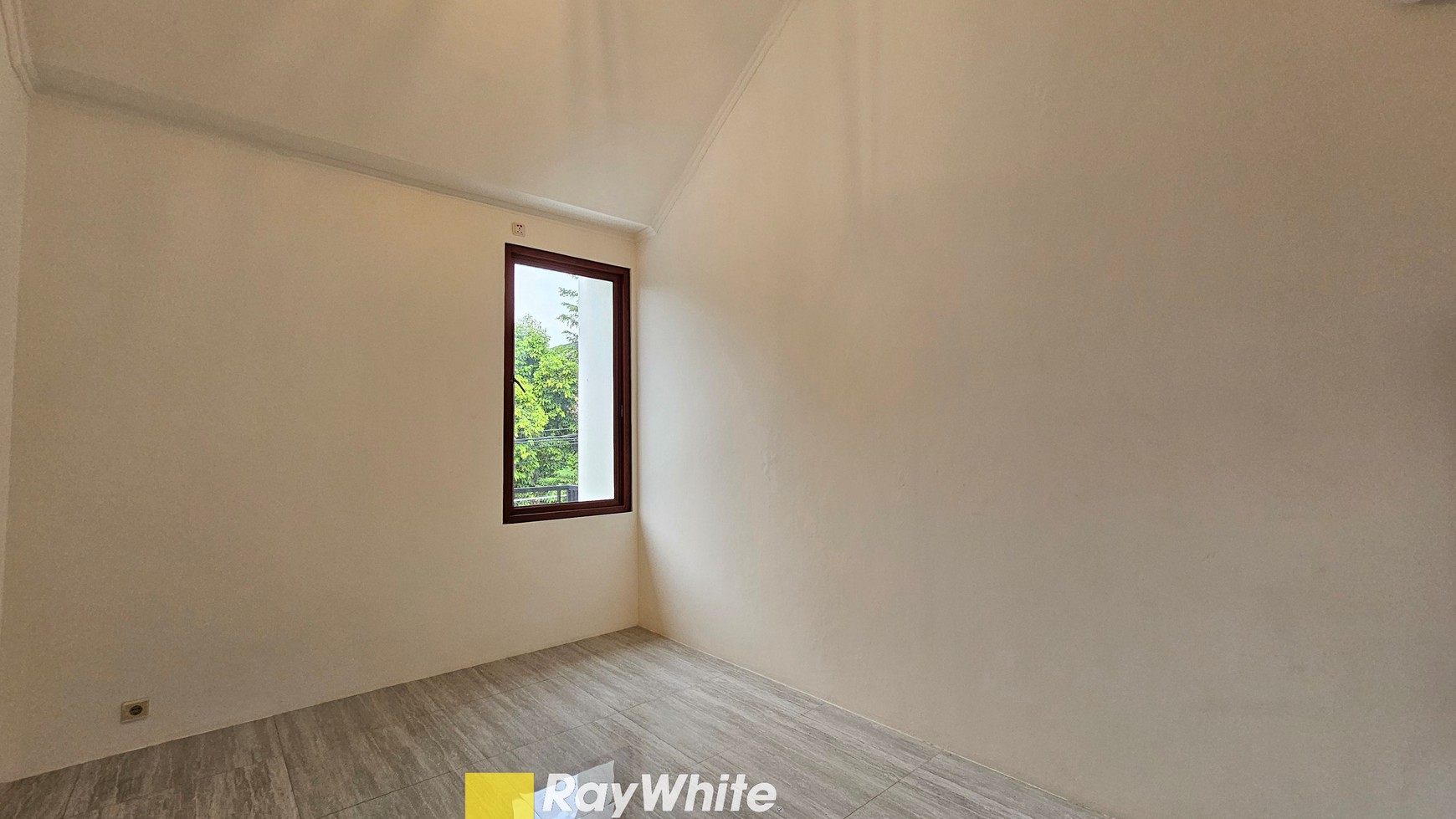 Newly renovated house di Bumi Karang Indah, Lebak Bulus, JakSel, Siap Huni, dekat MRT Lebak Bulus
