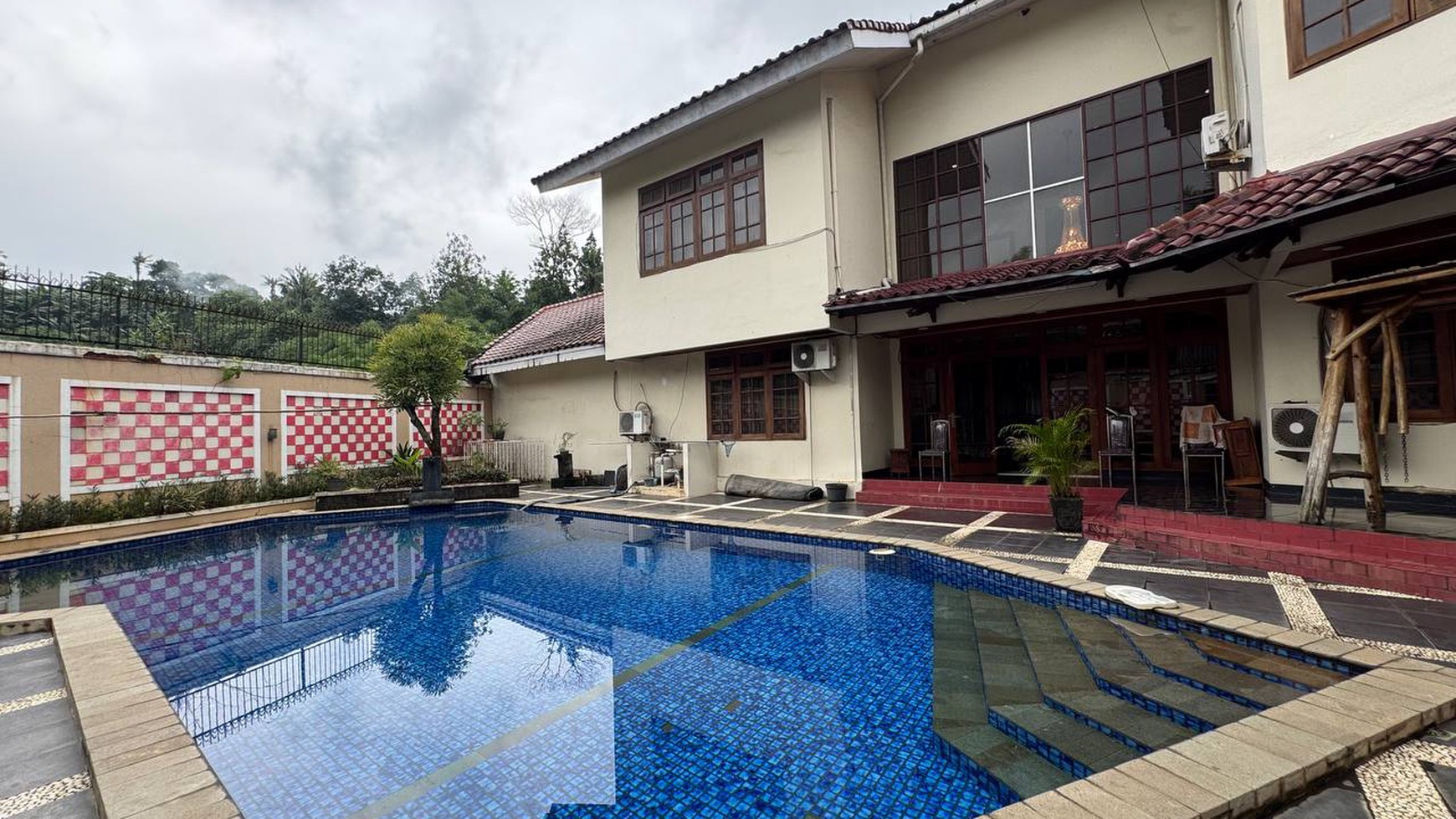Cinere bukit cinere indah luas 850 view bukit swimpool