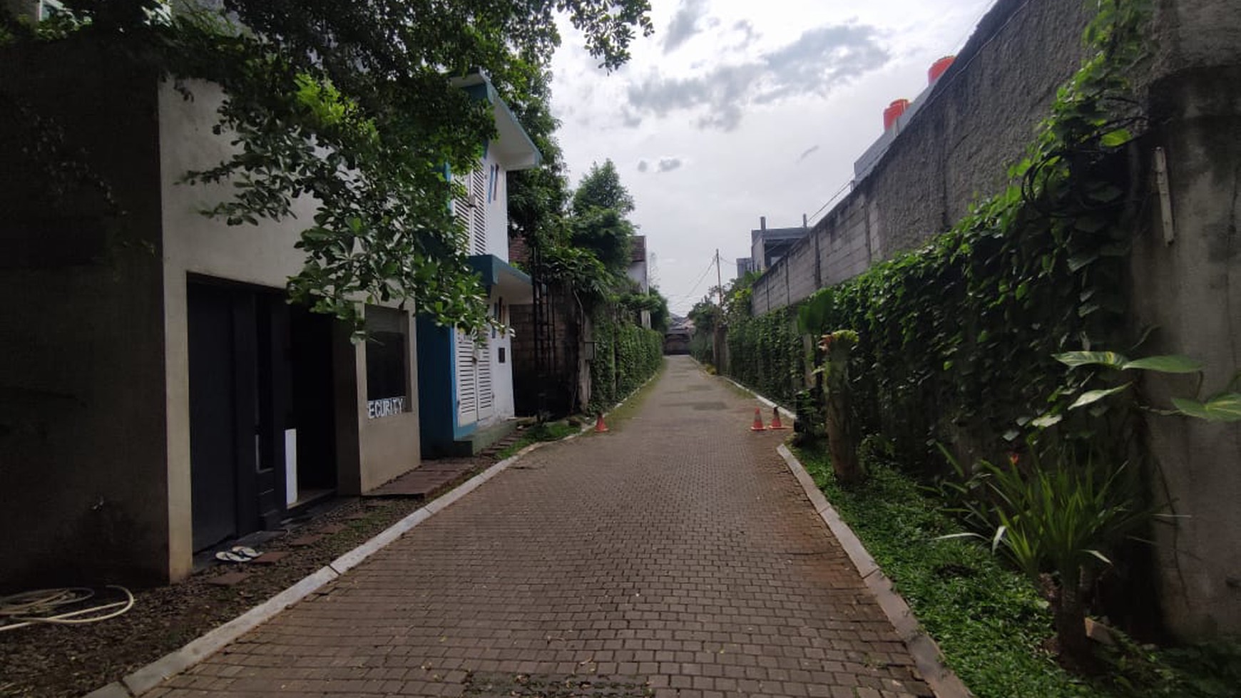 Rumah Minimalis, bebas banjir dalam CLuster di Ciputat