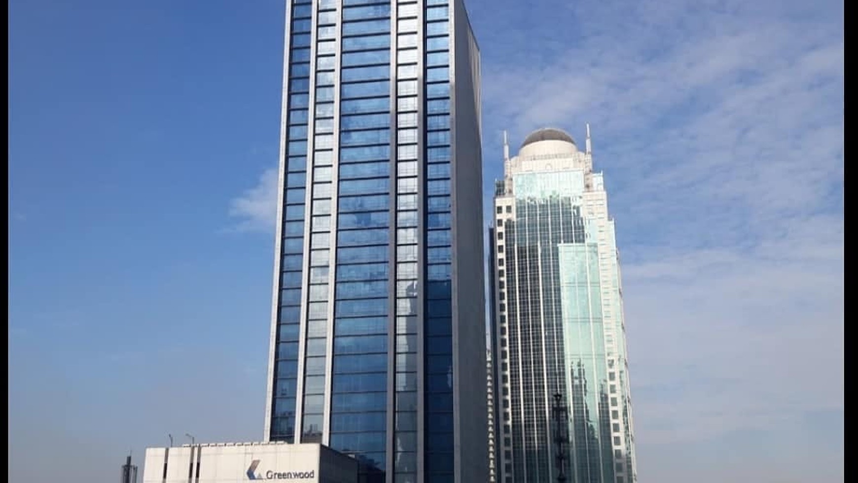 Murah dan Valuable - Ruang Kantor 462m2, 386.15m2 semi gross di Menara Batavia  Lt 28 