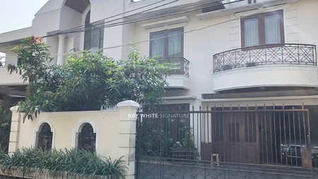 Rumah Mewah di Jl Cipete V Lokasi Tenang