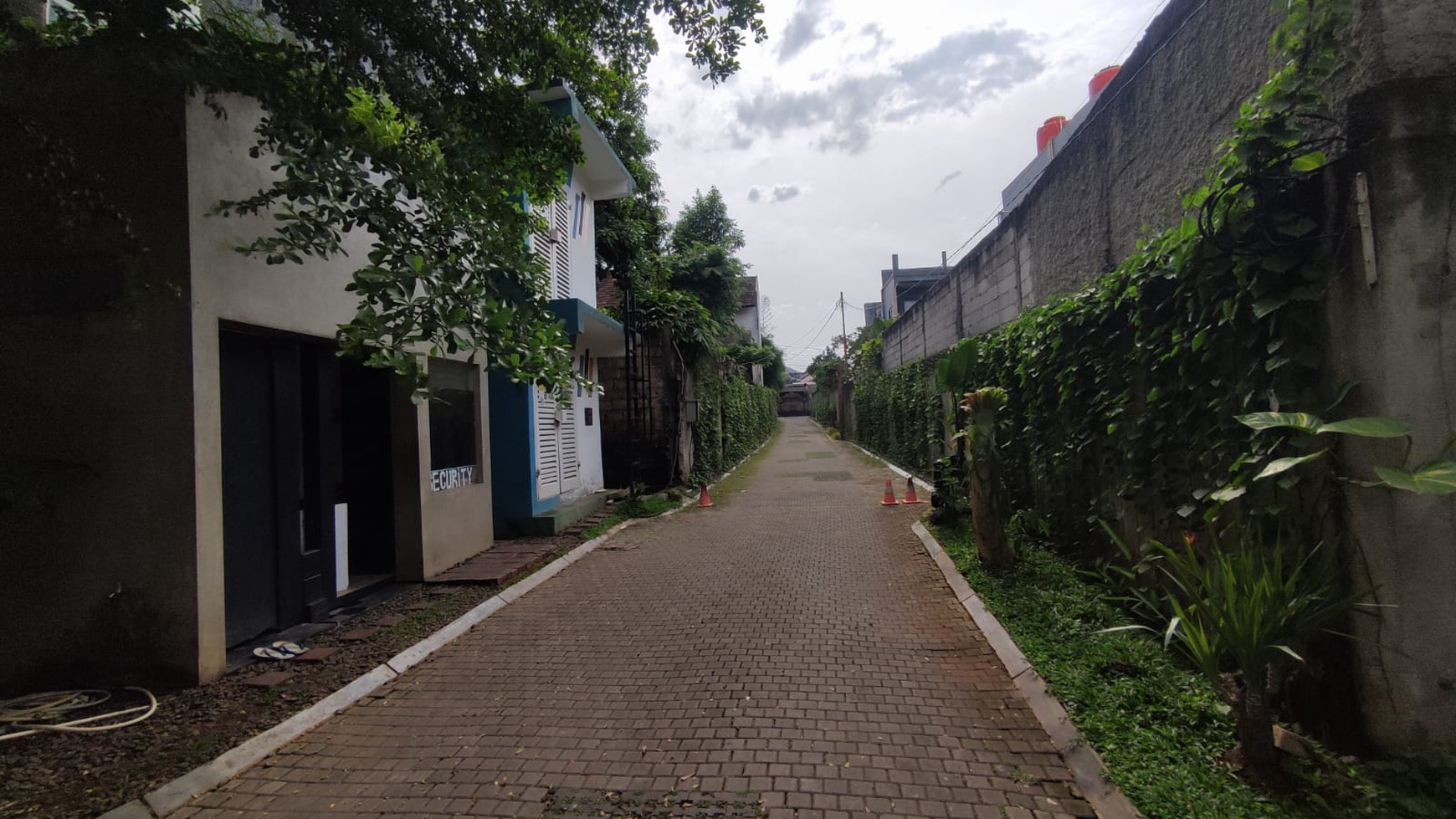 Rumah minimalis, bagus, bebas banjir di Ciputat Timur