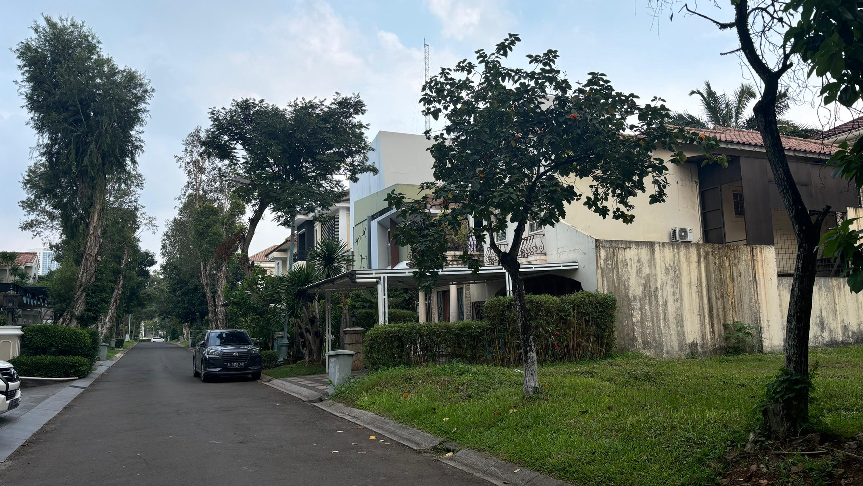 Dijual  Kavling Taman Beverly Golf Jl. Danau Jempang , Lippo Karawaci - Tangerang