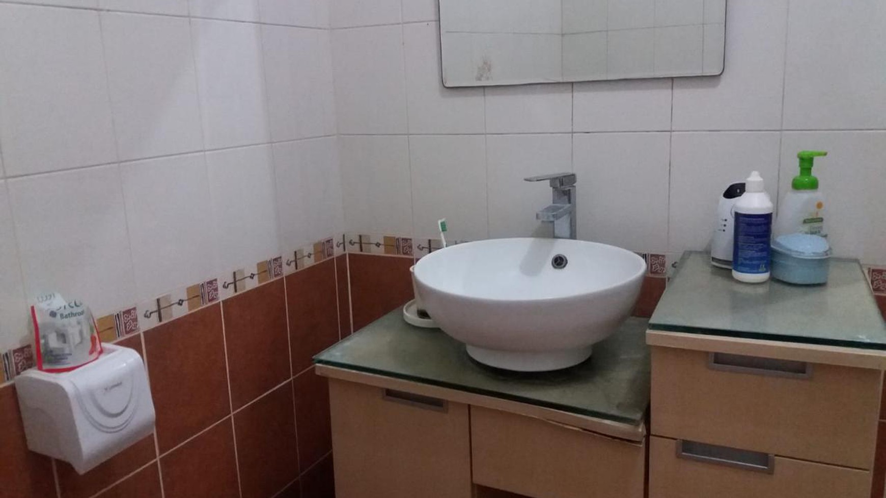 Rumah Hitung Tanah Area Cipete