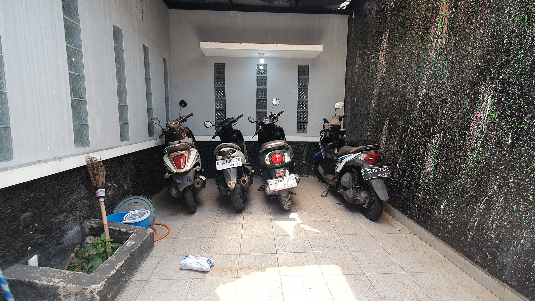 Rumah Hitung Tanah Area Cipete