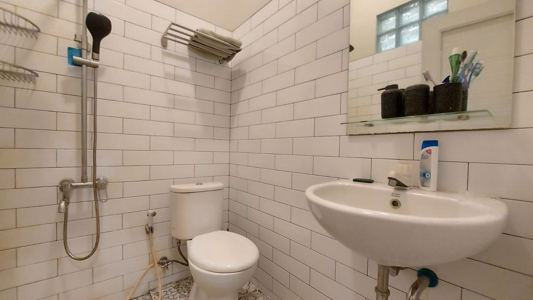 Rumah Hitung Tanah Area Cipete