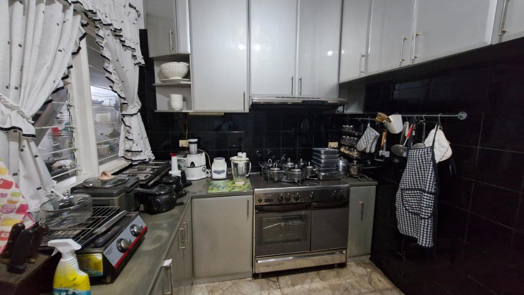 Rumah Hitung Tanah Area Cipete