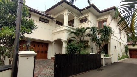 DIJUAL RUMAH MEWAH DALAM COMPOUND DI KEMANG