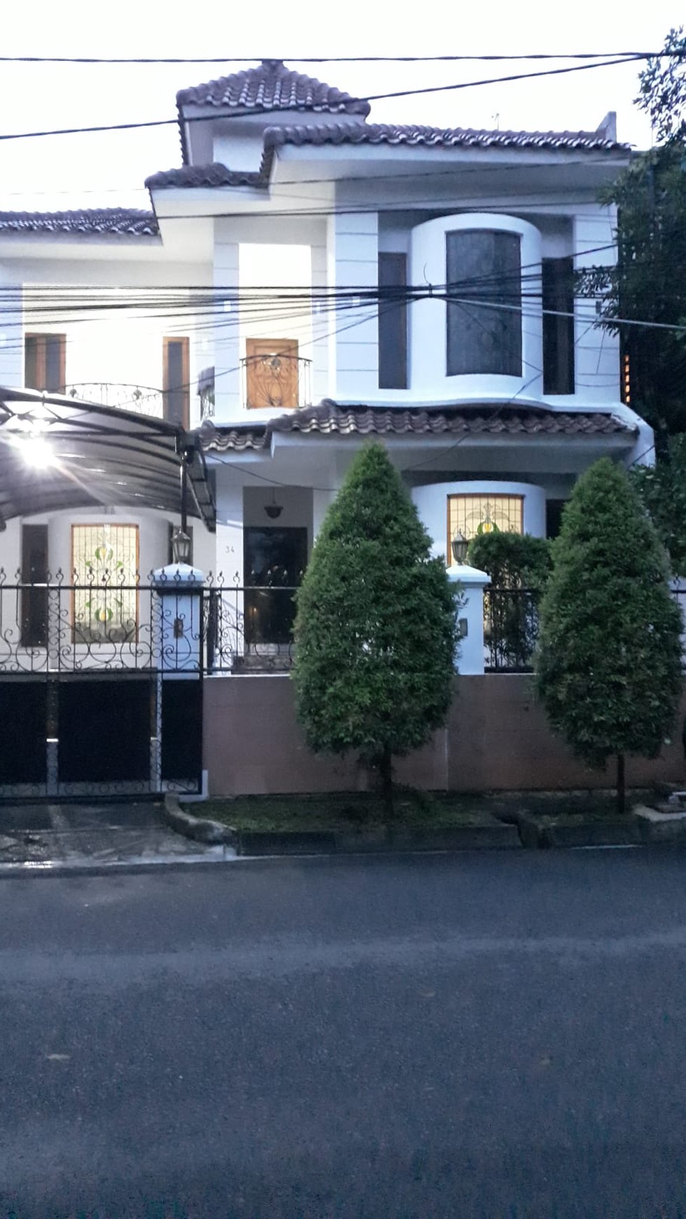 Rumah Asri, Nyaman Lokasi Strategis Di Pondok Indah