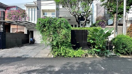 Rumah bagus, nyaman siap huni di Pondok Indah