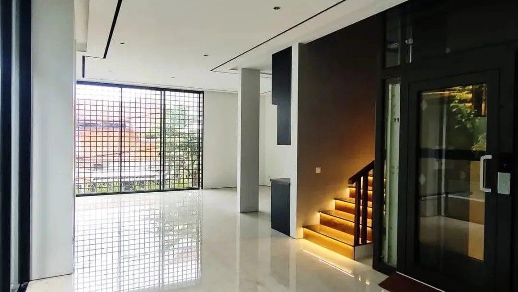 Rumah Bagus, Luxury dengan Private Swimming Pool di Pondok Indah