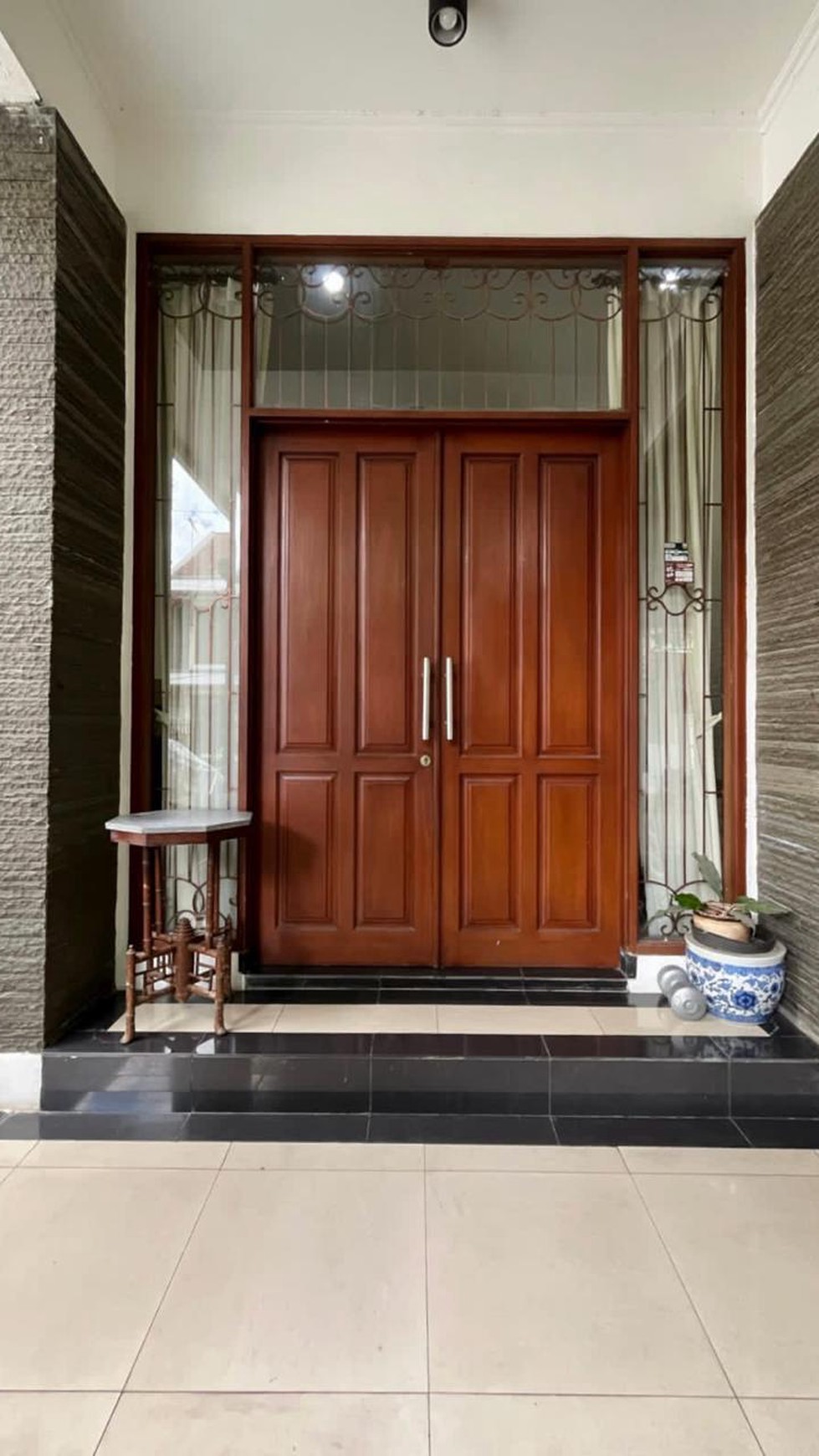 RUMAH DIJUAL AREA PONDOK INDAH JAKARTA SELATAN