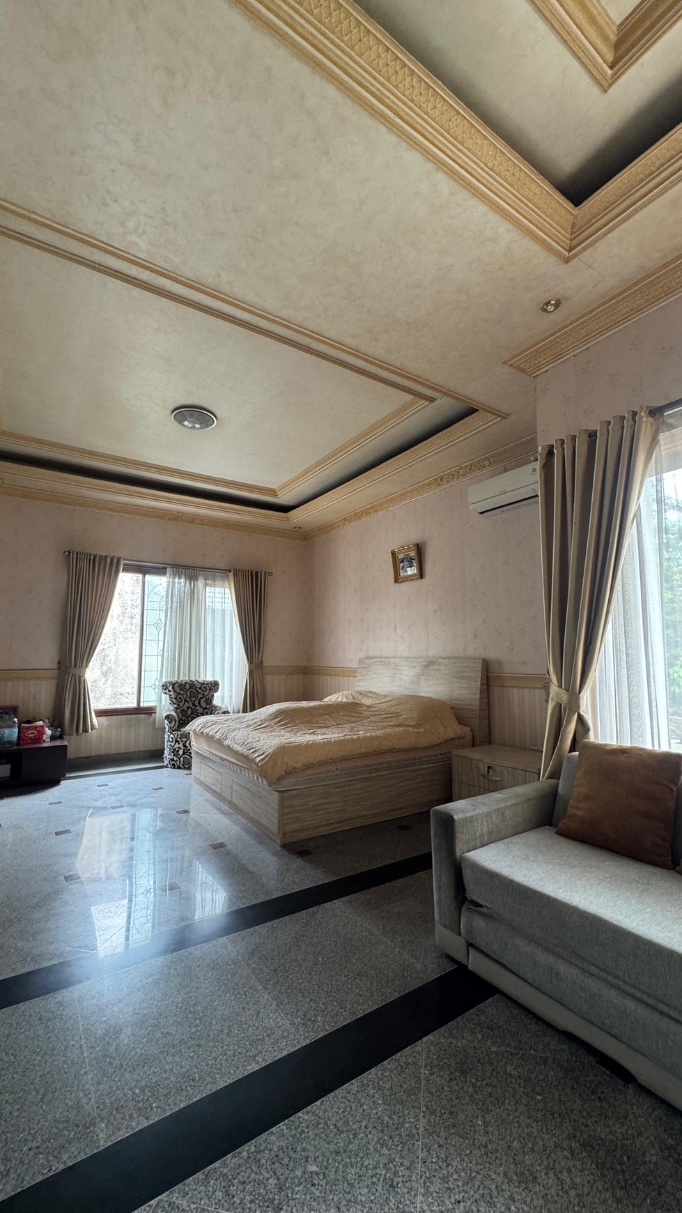 Rumah Modern Fully Furnished Private Swimming Pool di Cinere