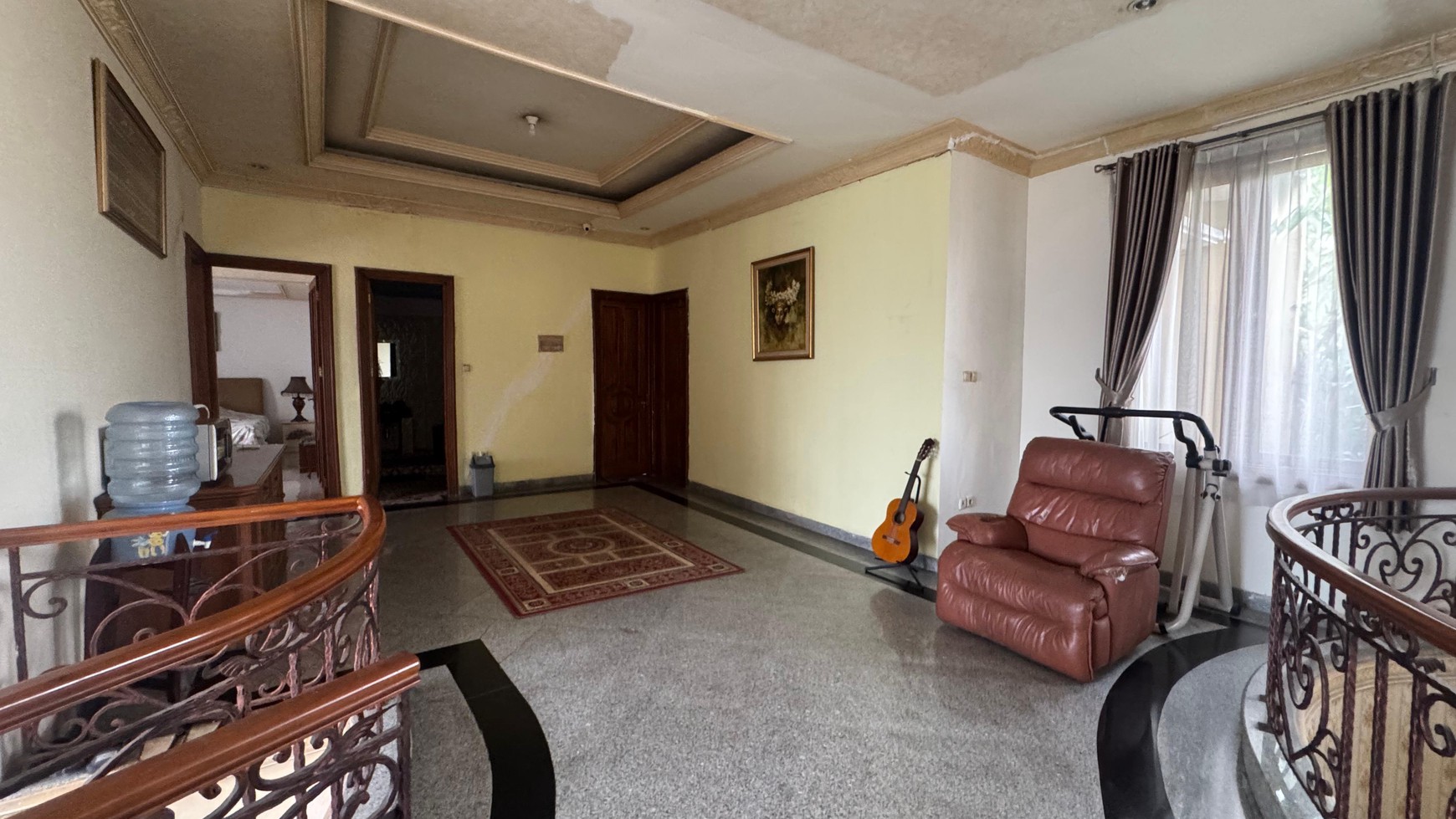 Rumah Modern Fully Furnished Private Swimming Pool di Cinere