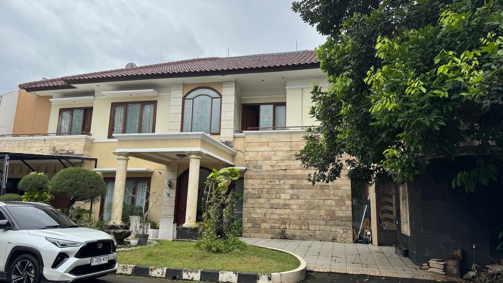 Rumah Modern Fully Furnished Private Swimming Pool di Cinere