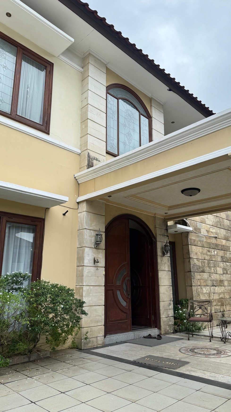 Rumah Modern Fully Furnished Private Swimming Pool di Cinere