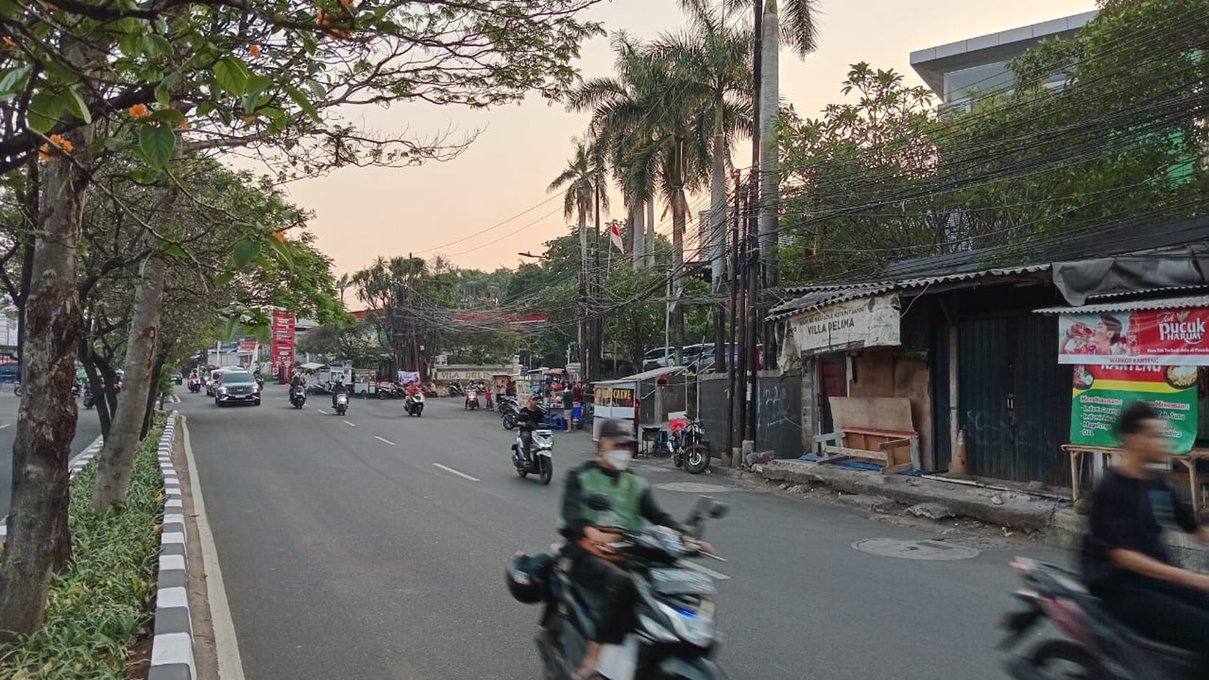 Di jual Rumah Lama Hitung Tanah Jl Karang Tengah Raya Lebak Bulus Cilandak Jakarta Selatan