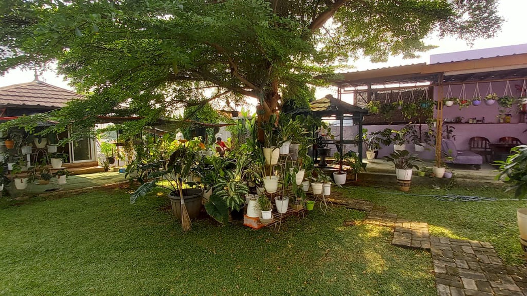 Rumah Bagus siap huni dengan lingkungan asri di Ciputat