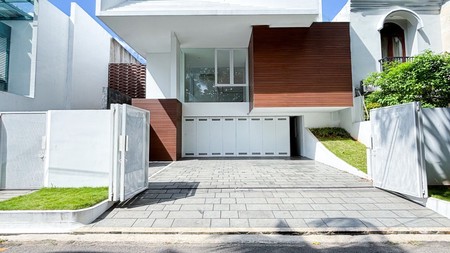 BRAND NEW HOUSE MINIMALIS MODERN IN DESIGN DI PONDOK INDAH, JAKARTA SELATAN