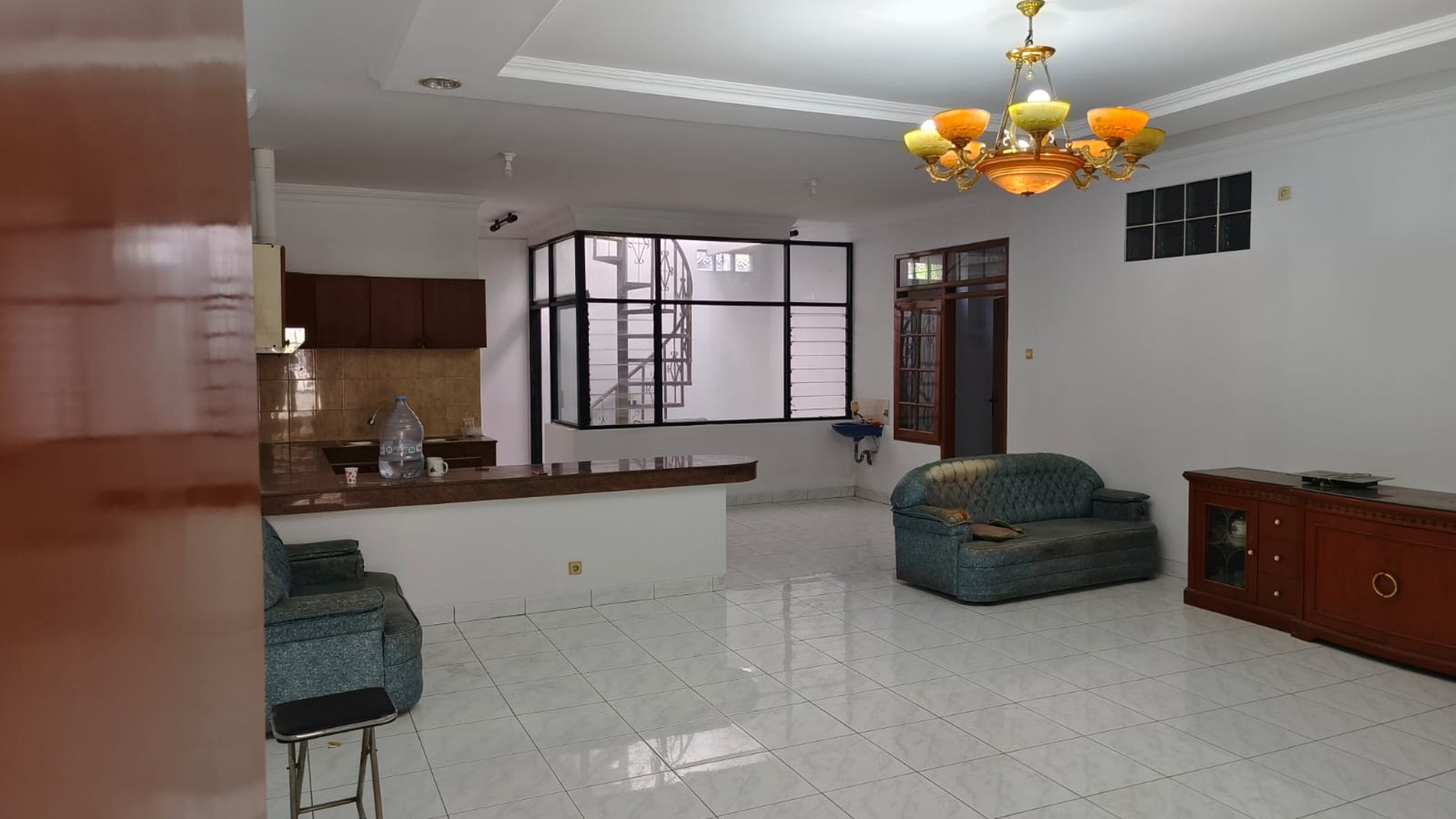 Rumah Asri Semi Furnished di Taman Holis Bandung