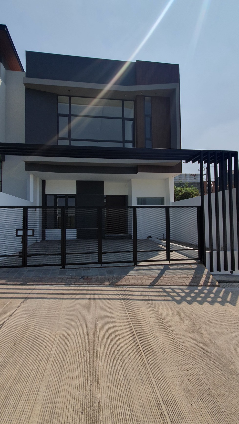 Rumah Lux di Komplek Steraduta Bandung