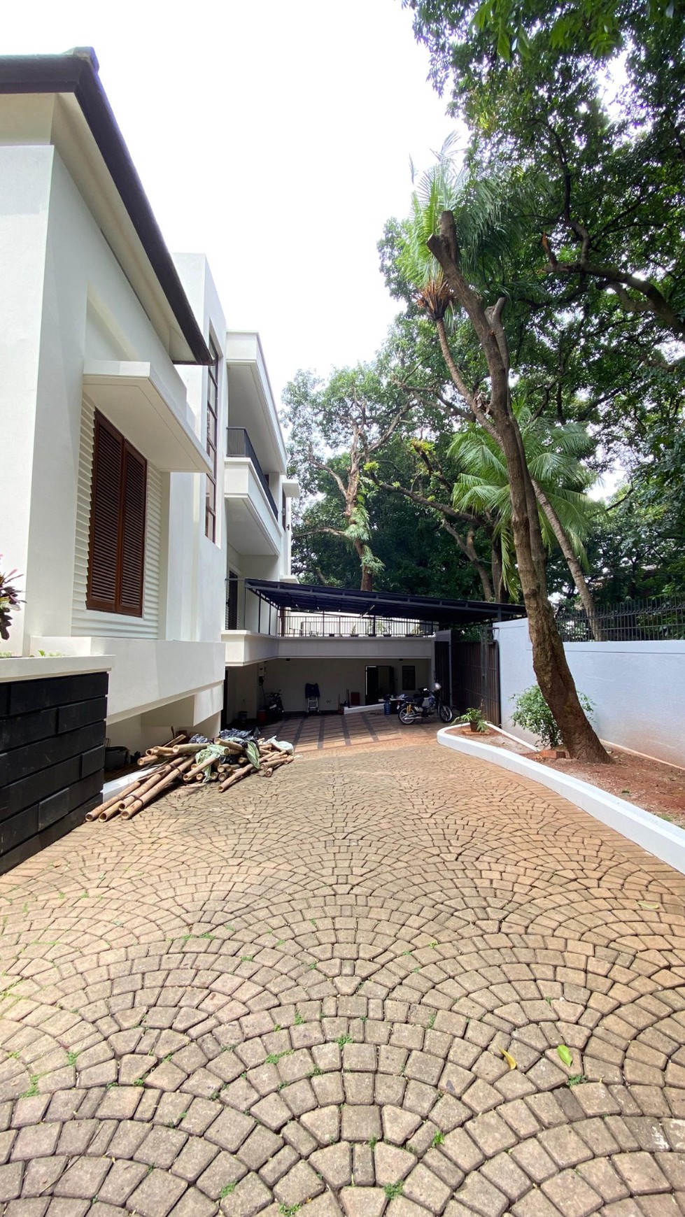 Rumah Hitung Tanah Area Cipete