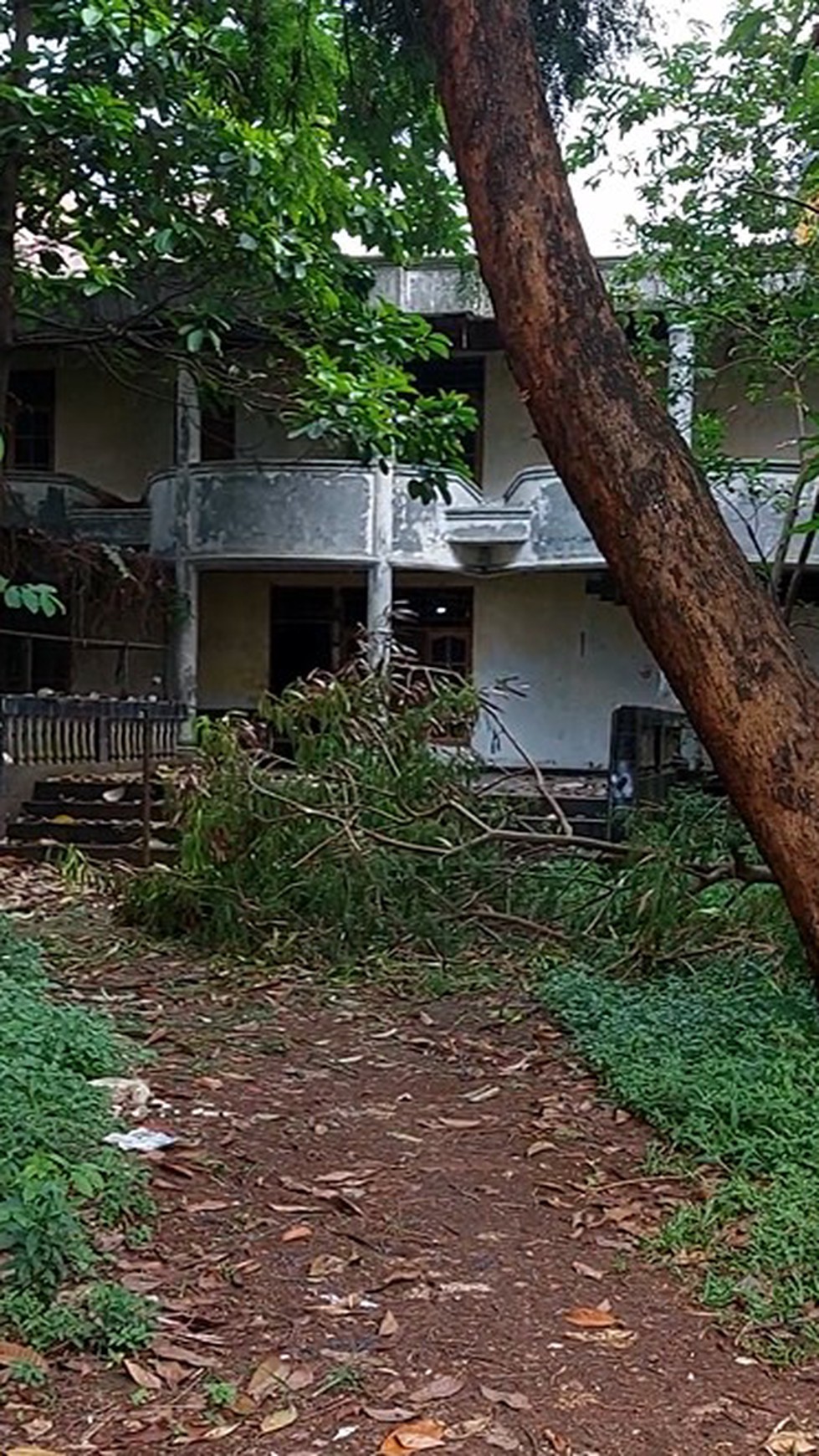 Rumah Tua Hitung Tanah di Larangan, Tangerang