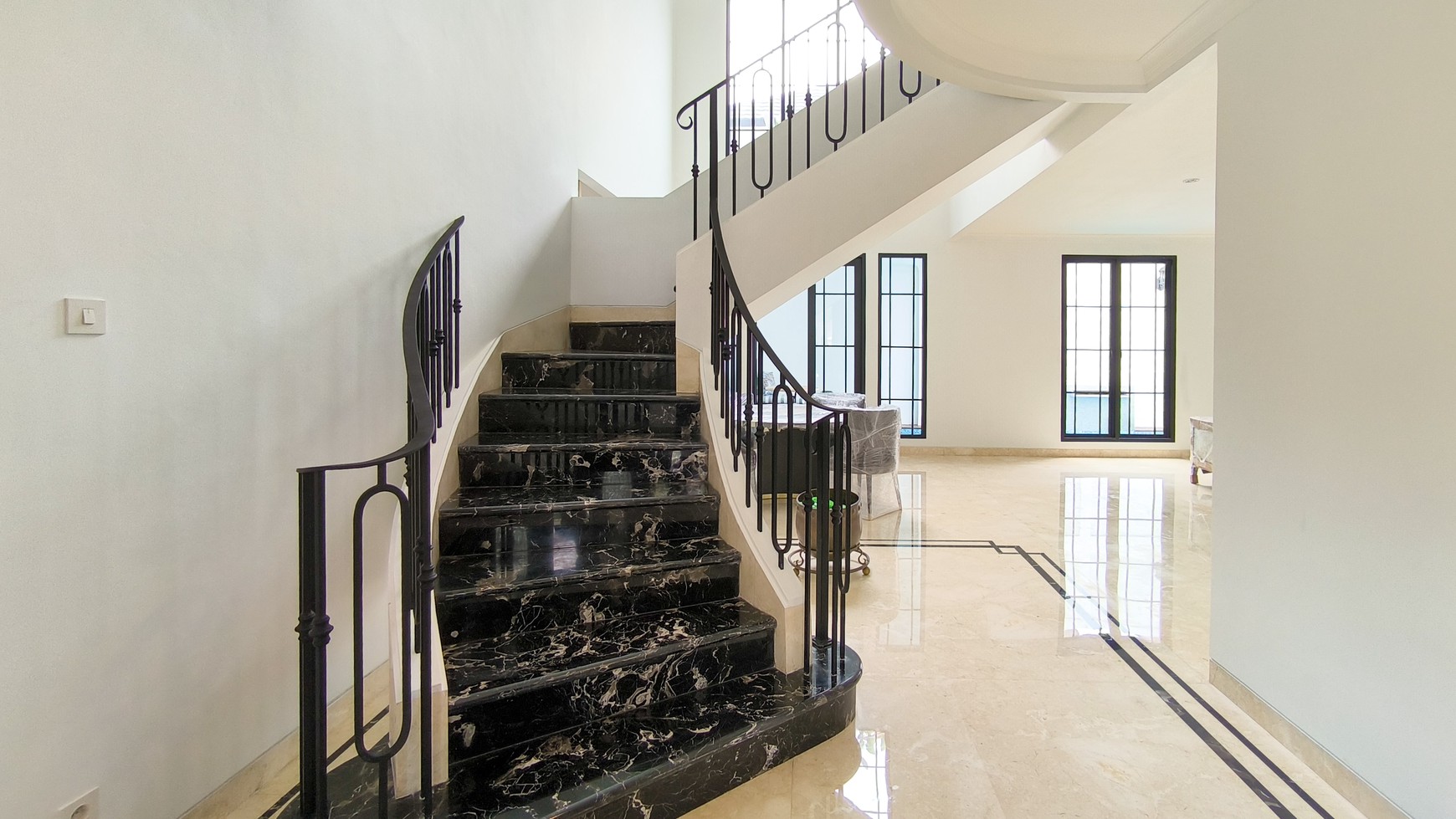 Rumah Brand New di Puri Bintaro, American Style dengan Pool di Bintaro Sektor 9