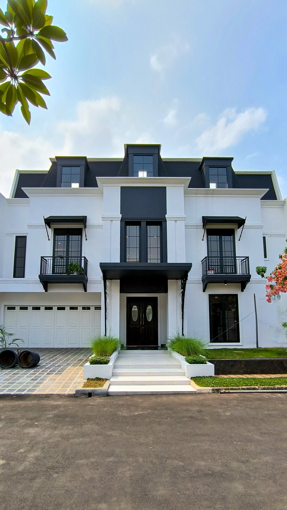 Rumah Brand New di Puri Bintaro, American Style dengan Pool di Bintaro Sektor 9