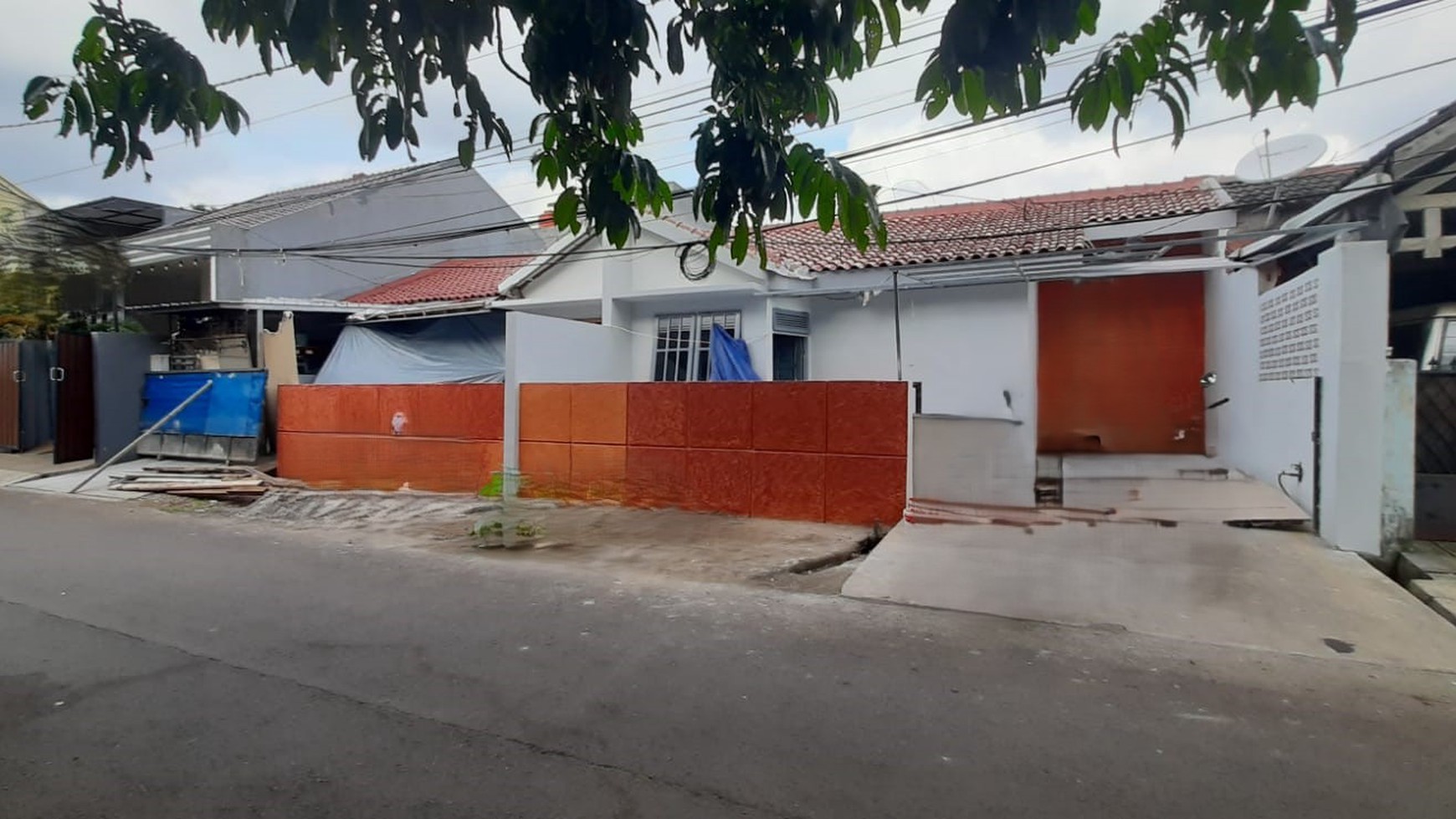 Rumah Brand New Minimalis di  Ciputat