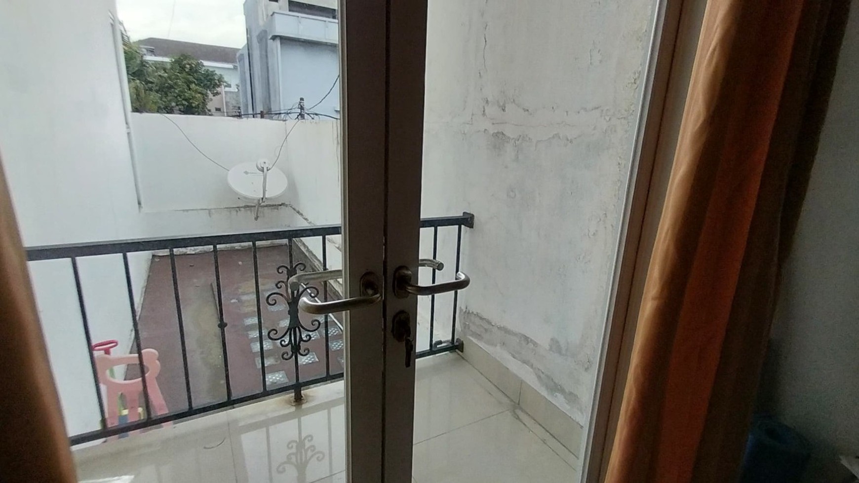 Tanah Luas 1207m² di Cinere Ideal untuk Hunian Eksklusif dan Proyek Komersial