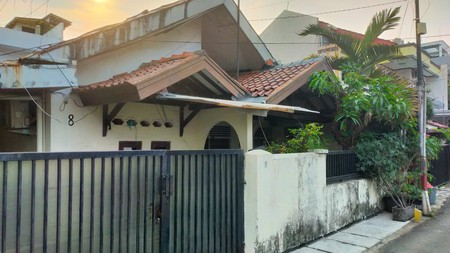 Rumah Di Tebet Barat, Strategis Hanya 3 Menit Jalan Kaki Ke Jl. Tebet Raya