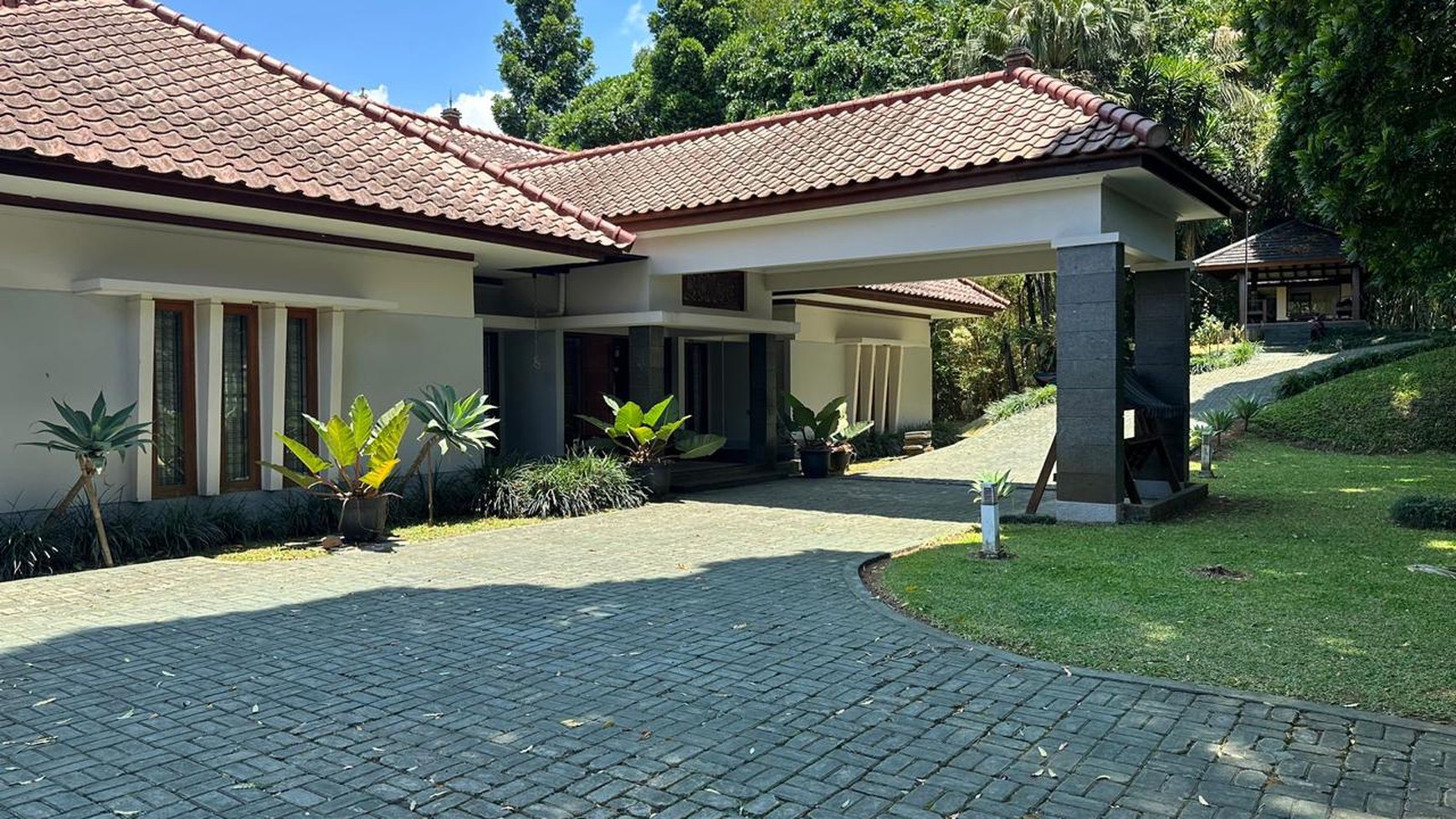 Dijual Villa Bagus Siap Huni di Puncak, Bogor