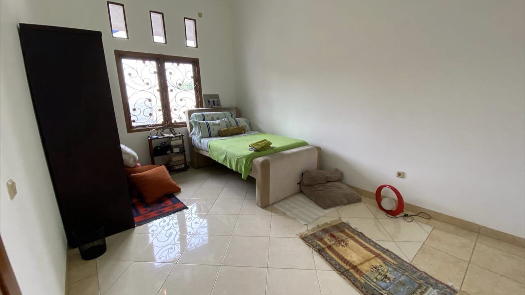 RUMAH DIJUAL 2 LANTAI ( Full Furnished)  KOMPLEKS CAKRA, CINERE