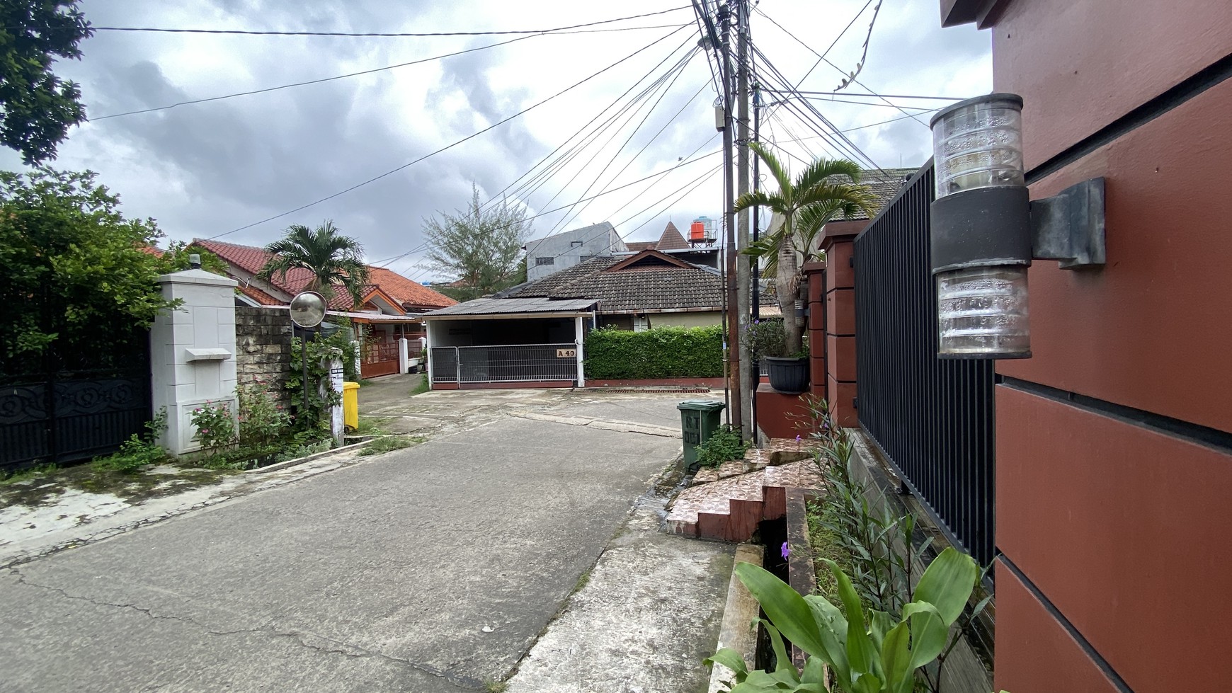 RUMAH SIAP HUNI DI DALAM KOMPLEK PAMULANG PERMAI,TANGERANG SELATAN