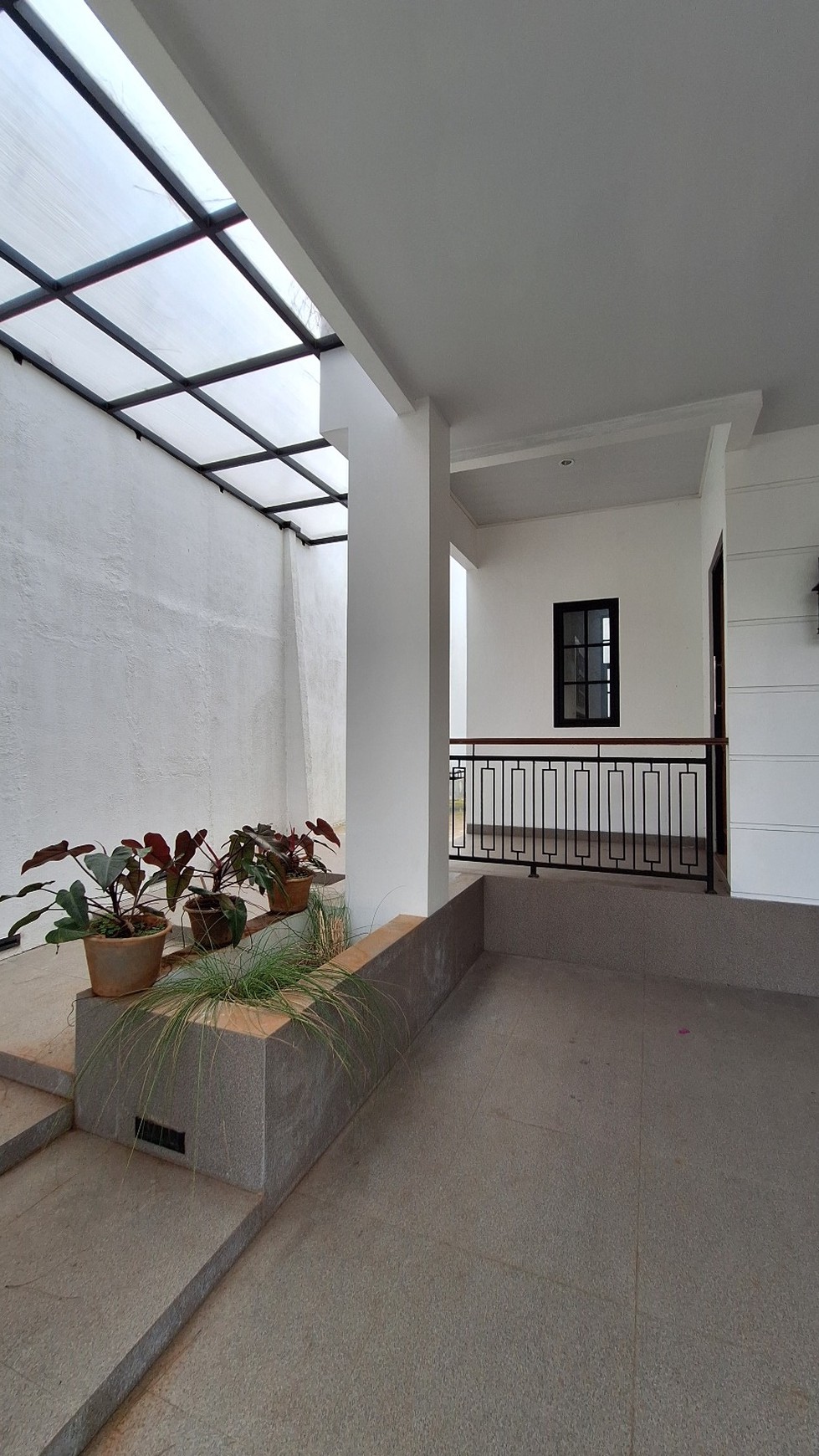 Rumah Brand New Siap Huni 400 M ke Tol Krukut