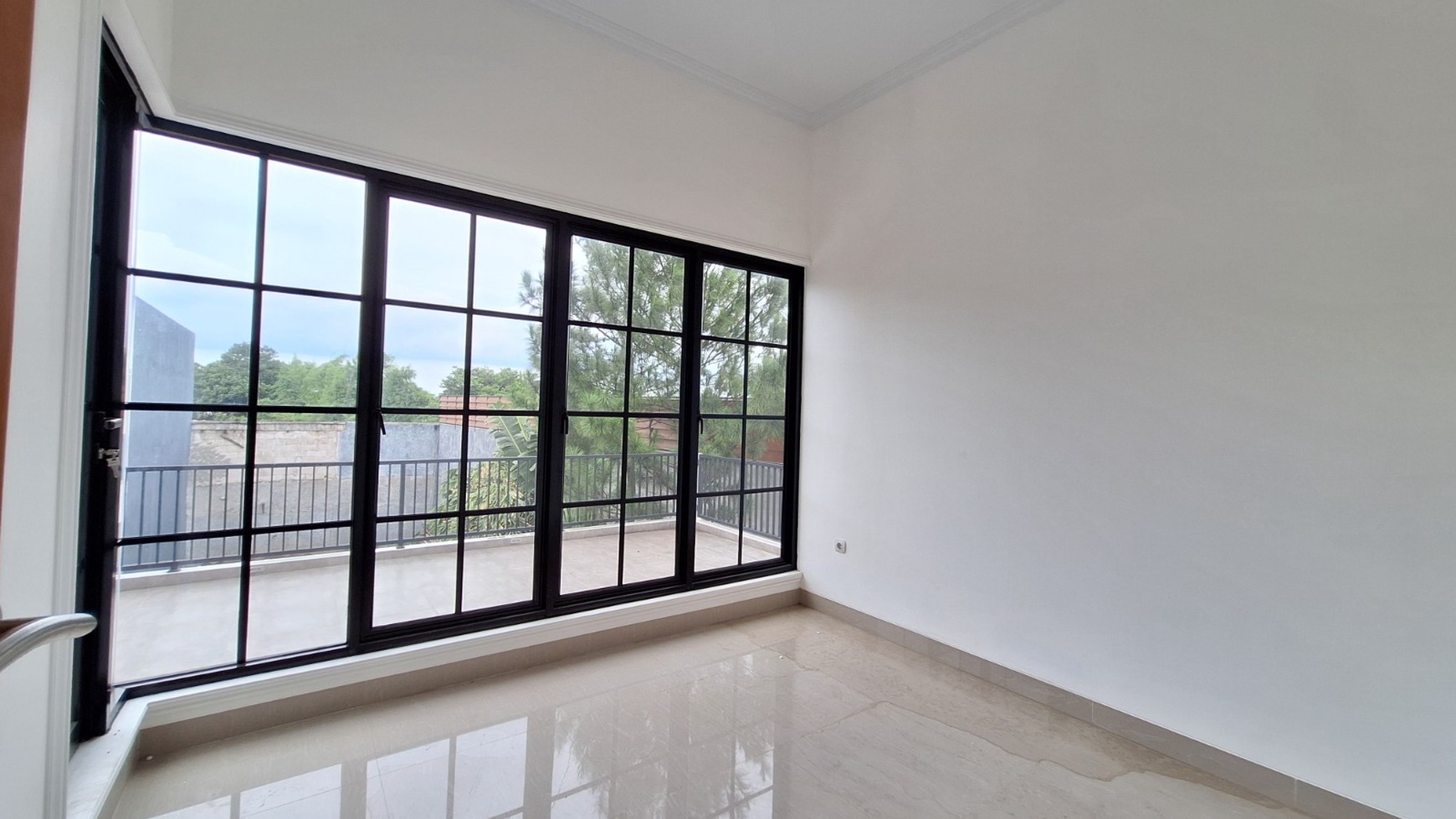 Rumah Brand New Siap Huni 400 M ke Tol Krukut