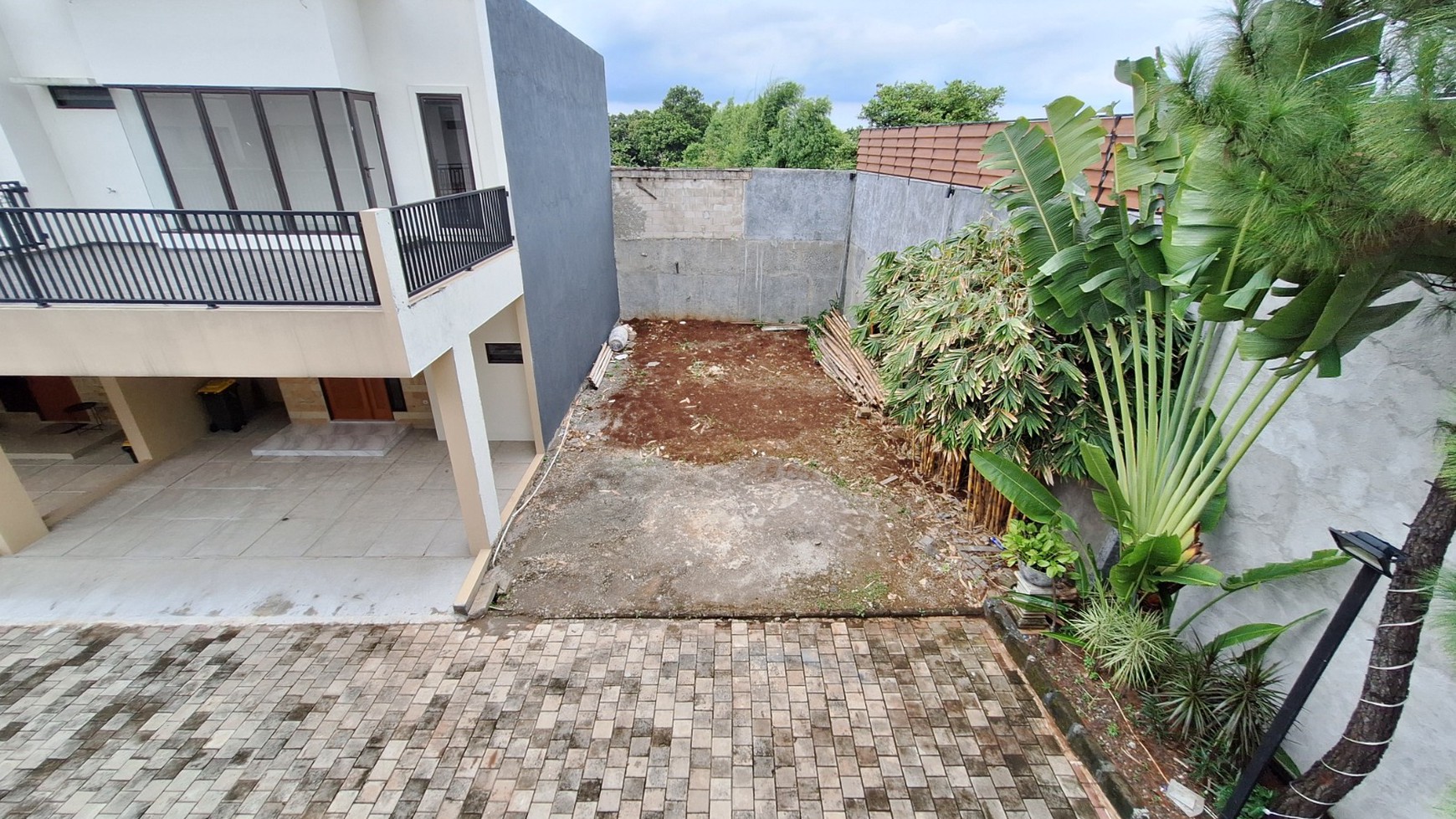 Tanah Dalam Townhouse di Krukut Siap Bangun Hunian Dekat Tol