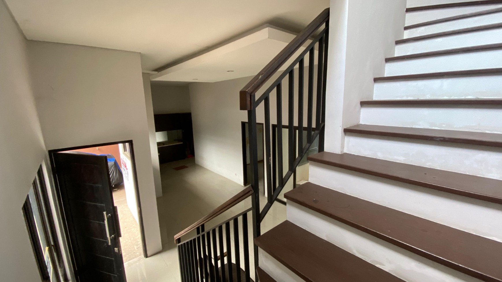 Lebak bulus cirendeu gunung rumah cluster luas 155