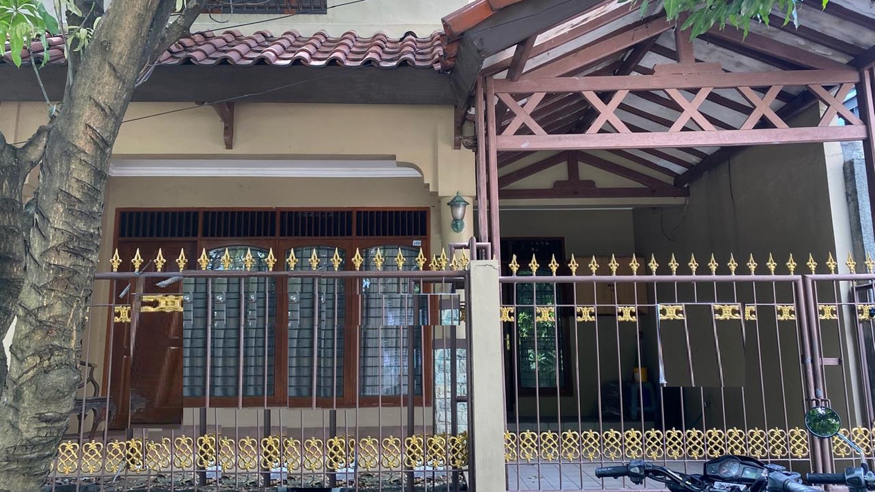Rumah 2 Lantai, lokasi strategis di Bintaro Sektor 9