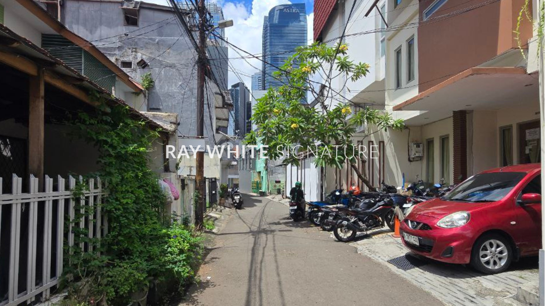 Rumah Hitung Tanah Area Cipete