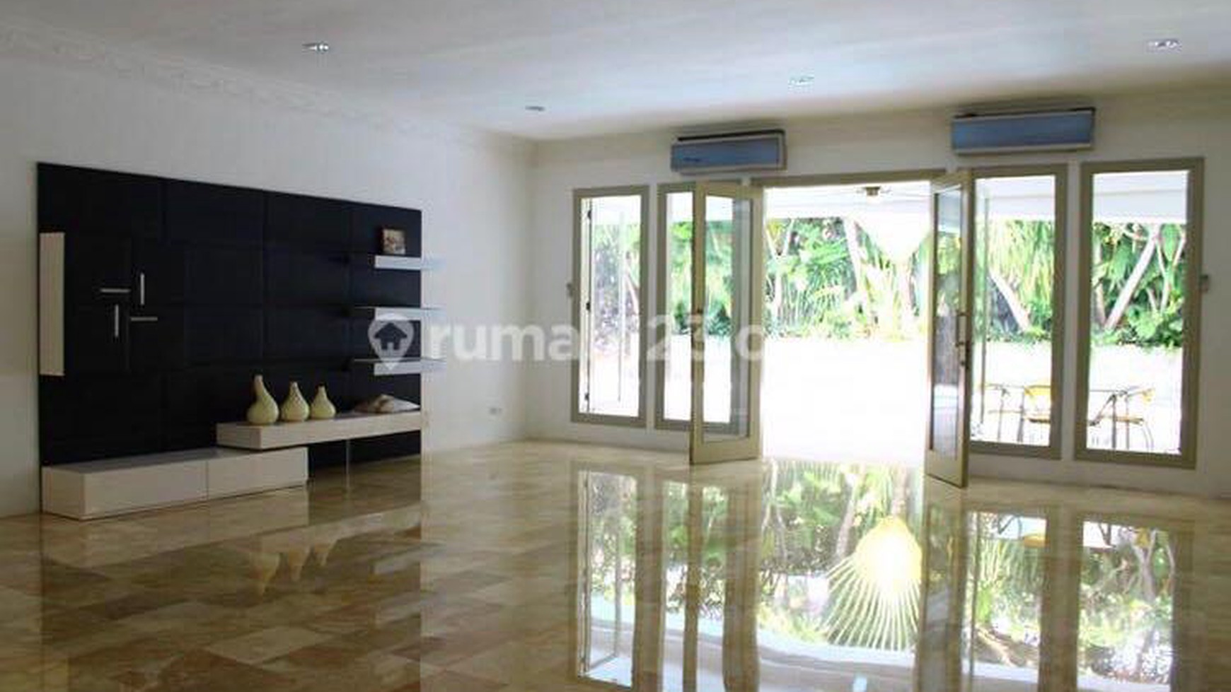 Compound house location at cipete close to France School Jakarta and walking distance to MRT Cipete