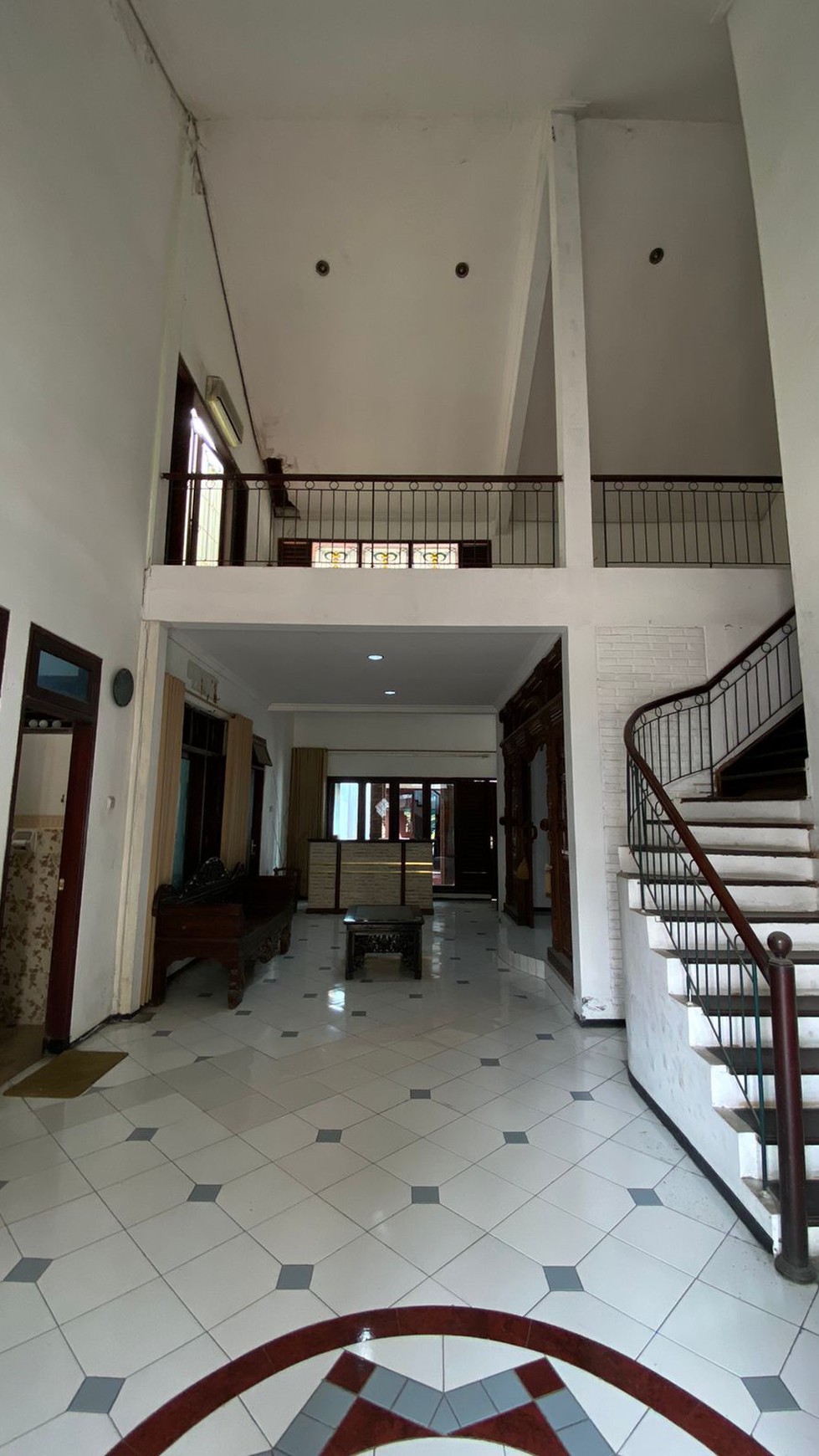 DIJUAL Rumah komersial area JL Jambi Surabaya Pusat