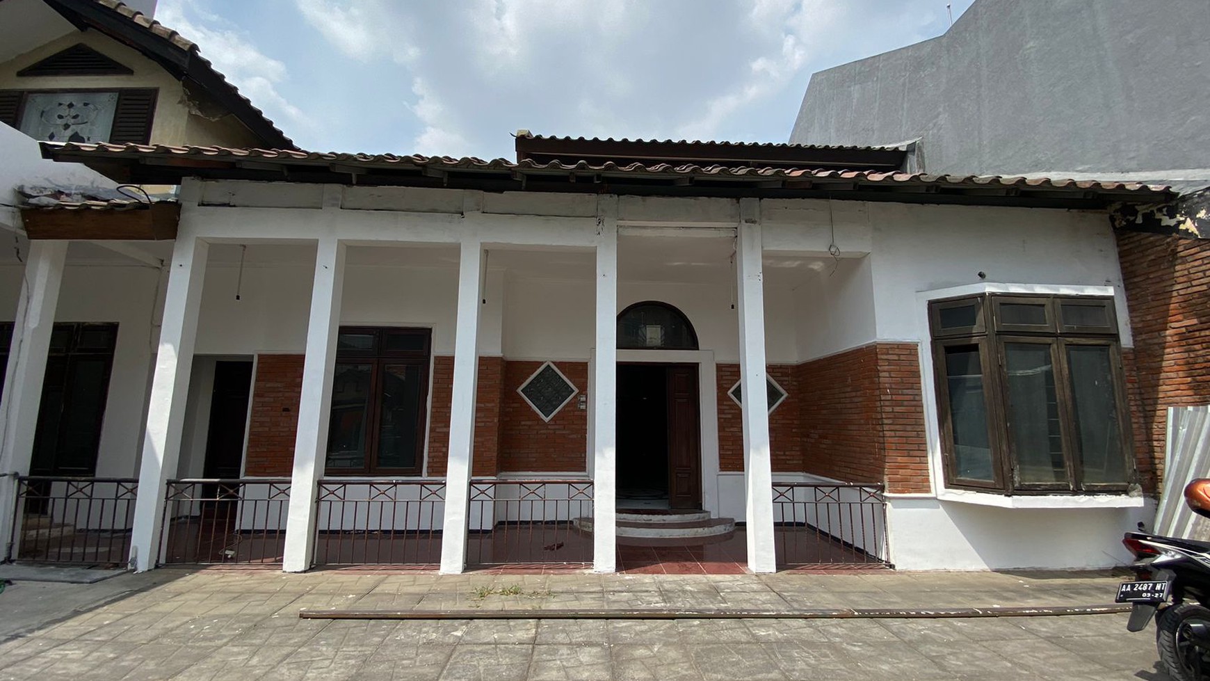 DIJUAL Rumah komersial area JL Jambi Surabaya Pusat