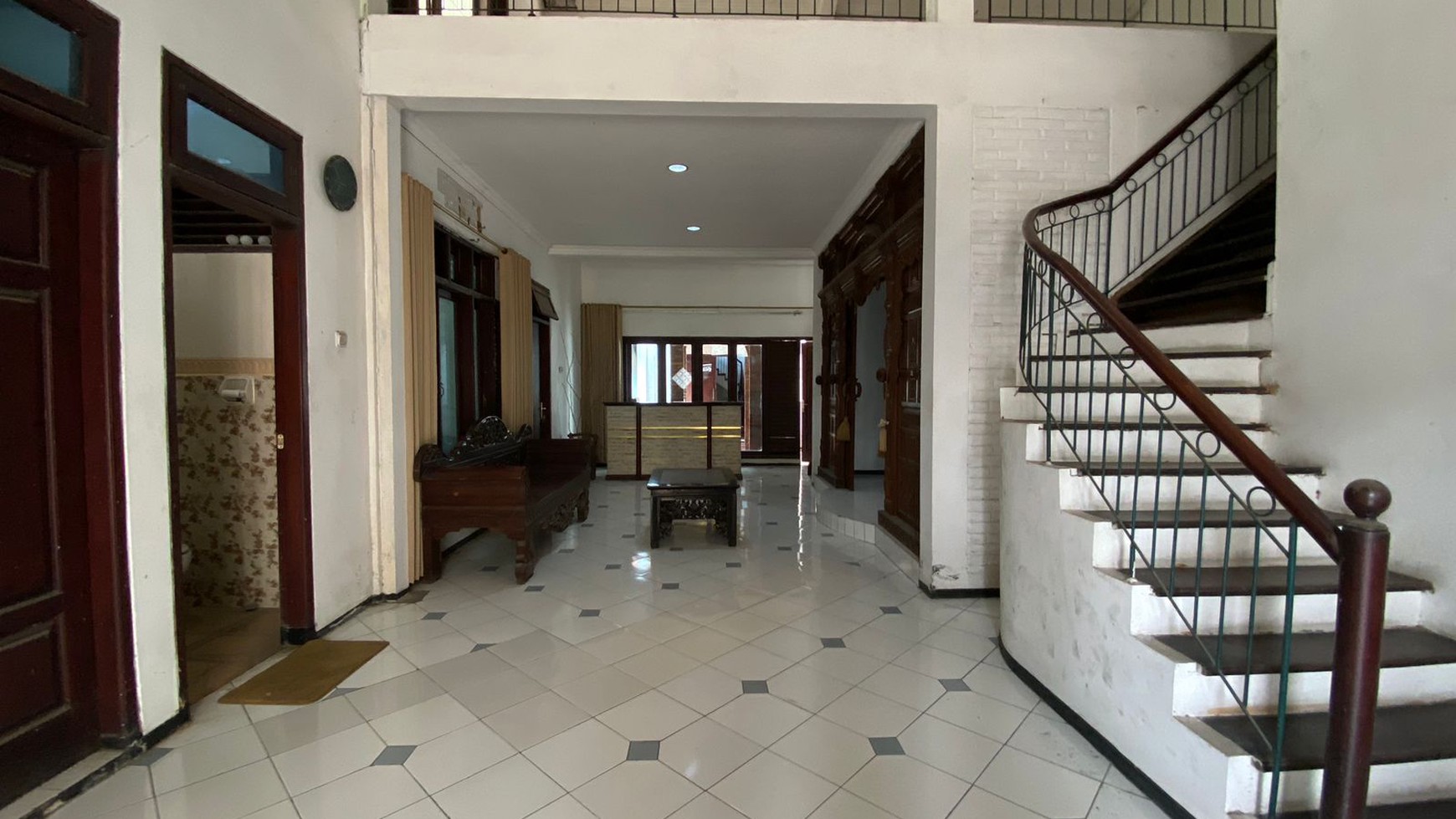 DIJUAL Rumah komersial area JL Jambi Surabaya Pusat
