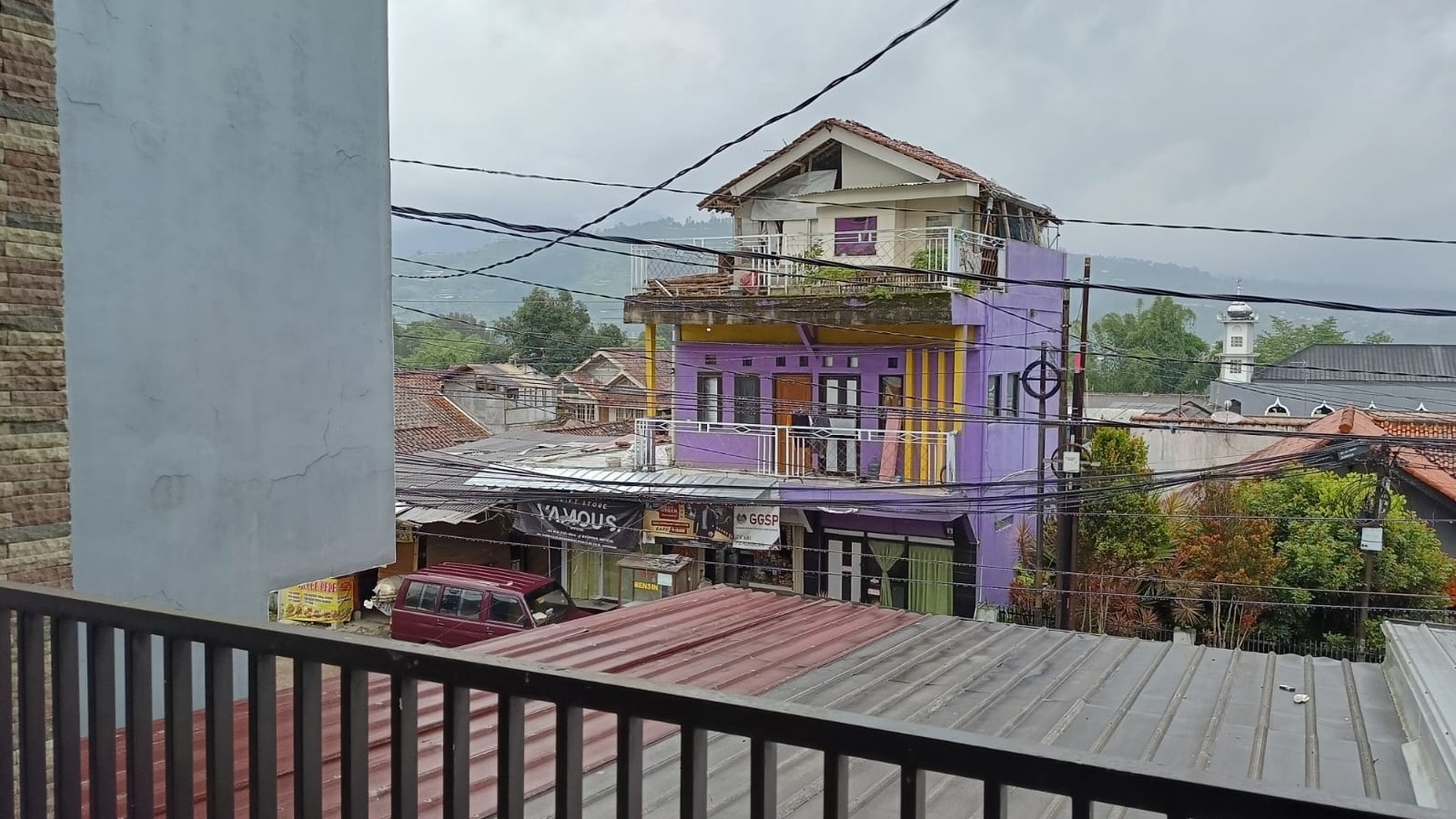 Rumah Asri Terawat di Komplek Sukamanah Lembang