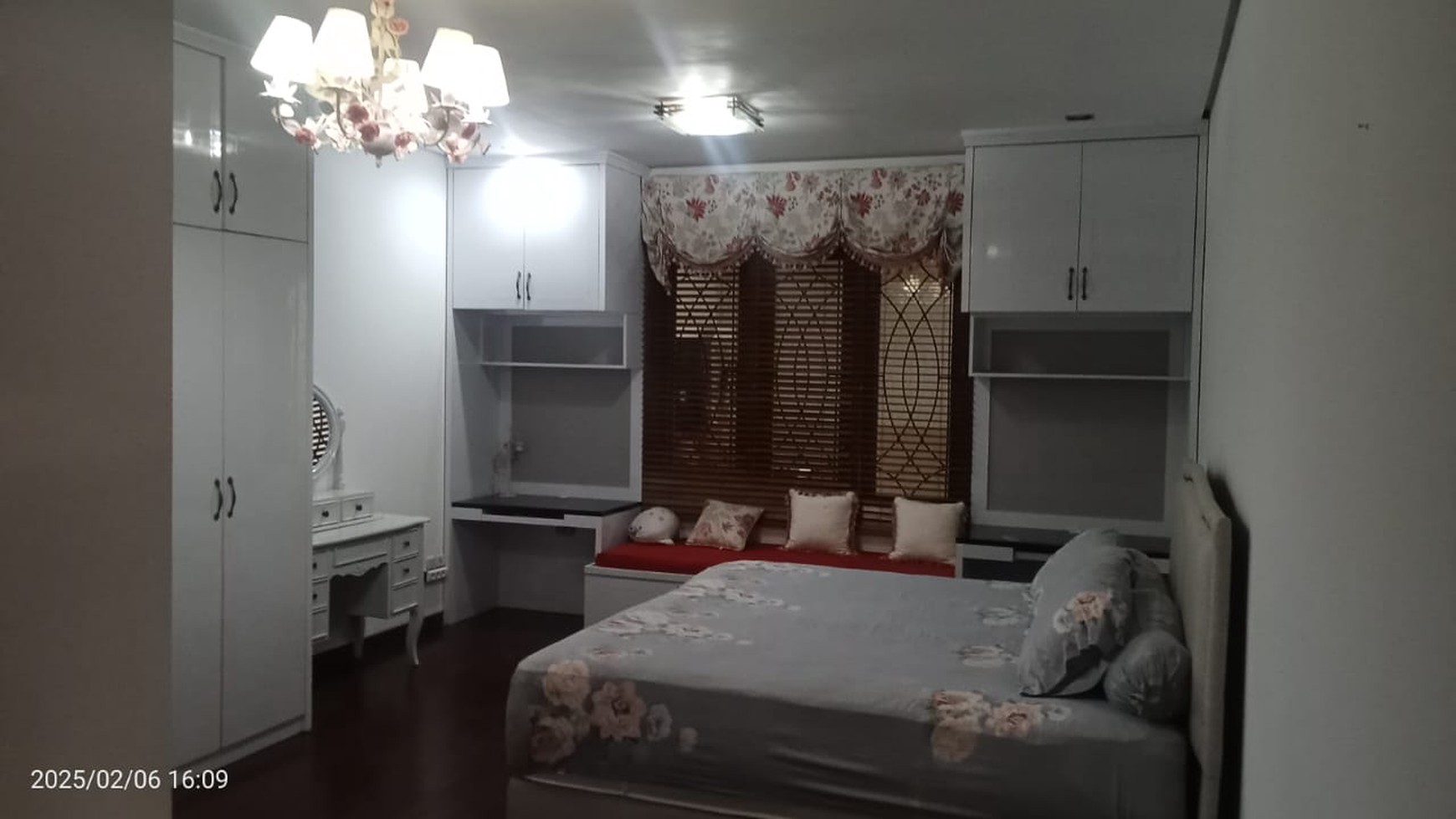 RUMAH DISEWA JALAN MARGASATWA JAKARTA SELATAN