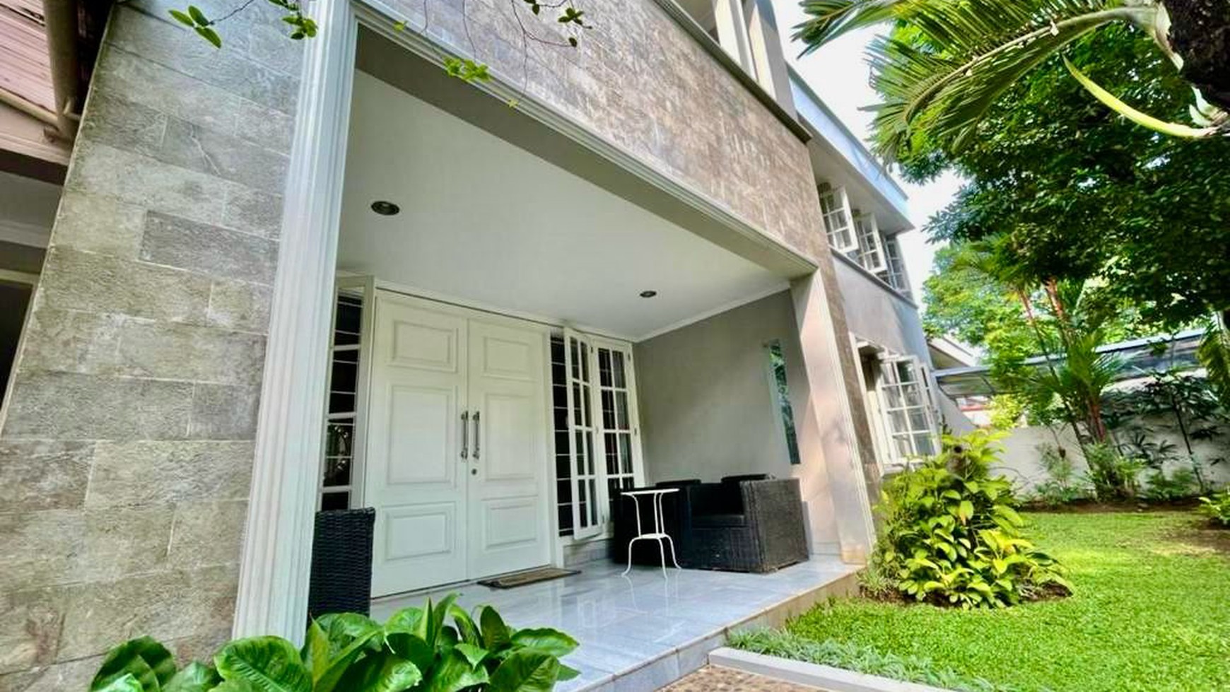 Single House 2 storey newly renovated walking distance to kemang 